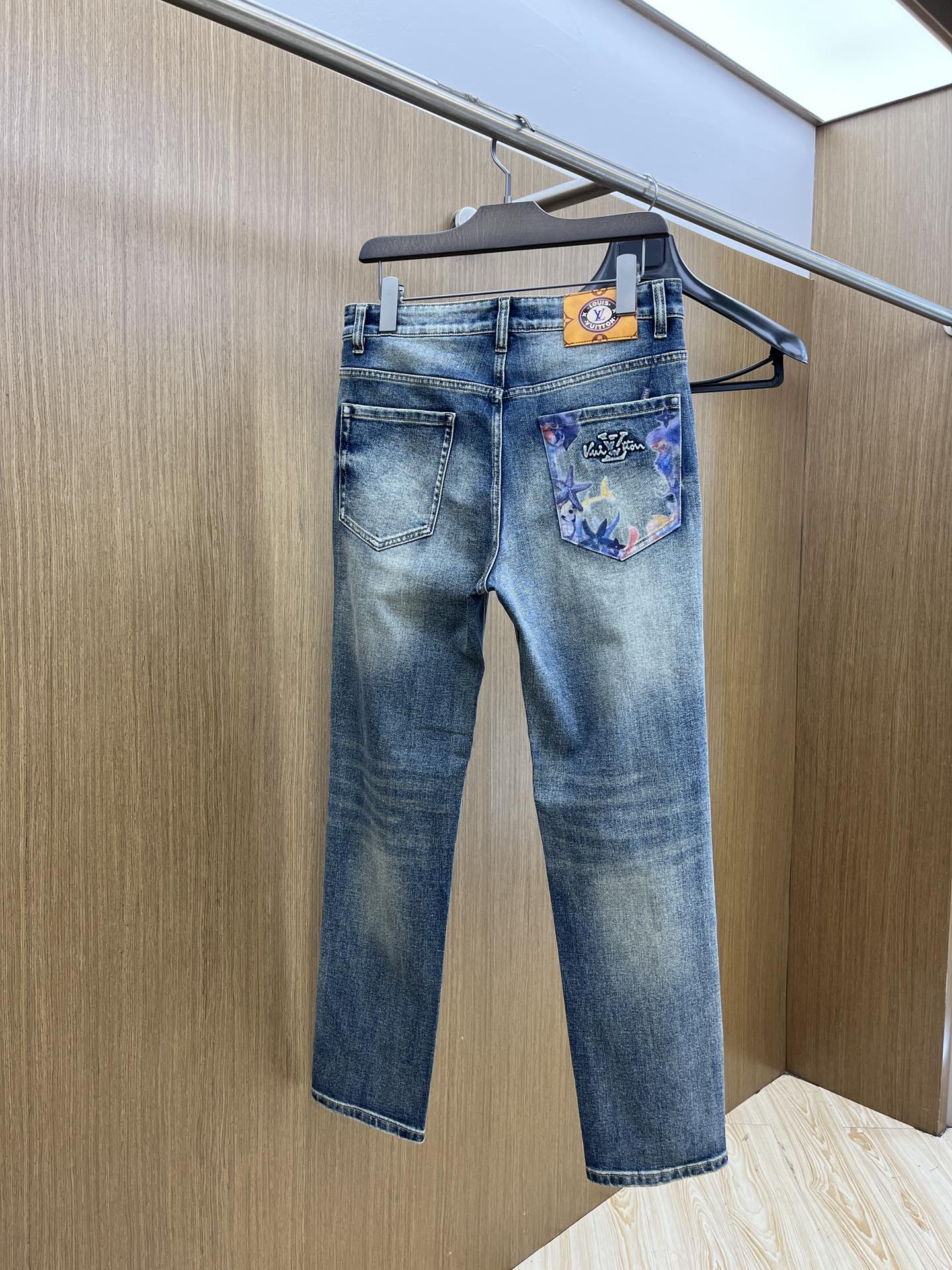 新品 LV 🔥🔥高端定制、2025早春最新款牛仔裤 柜台同步发售 原版定制复刻 客供五金辅料 原单品质 