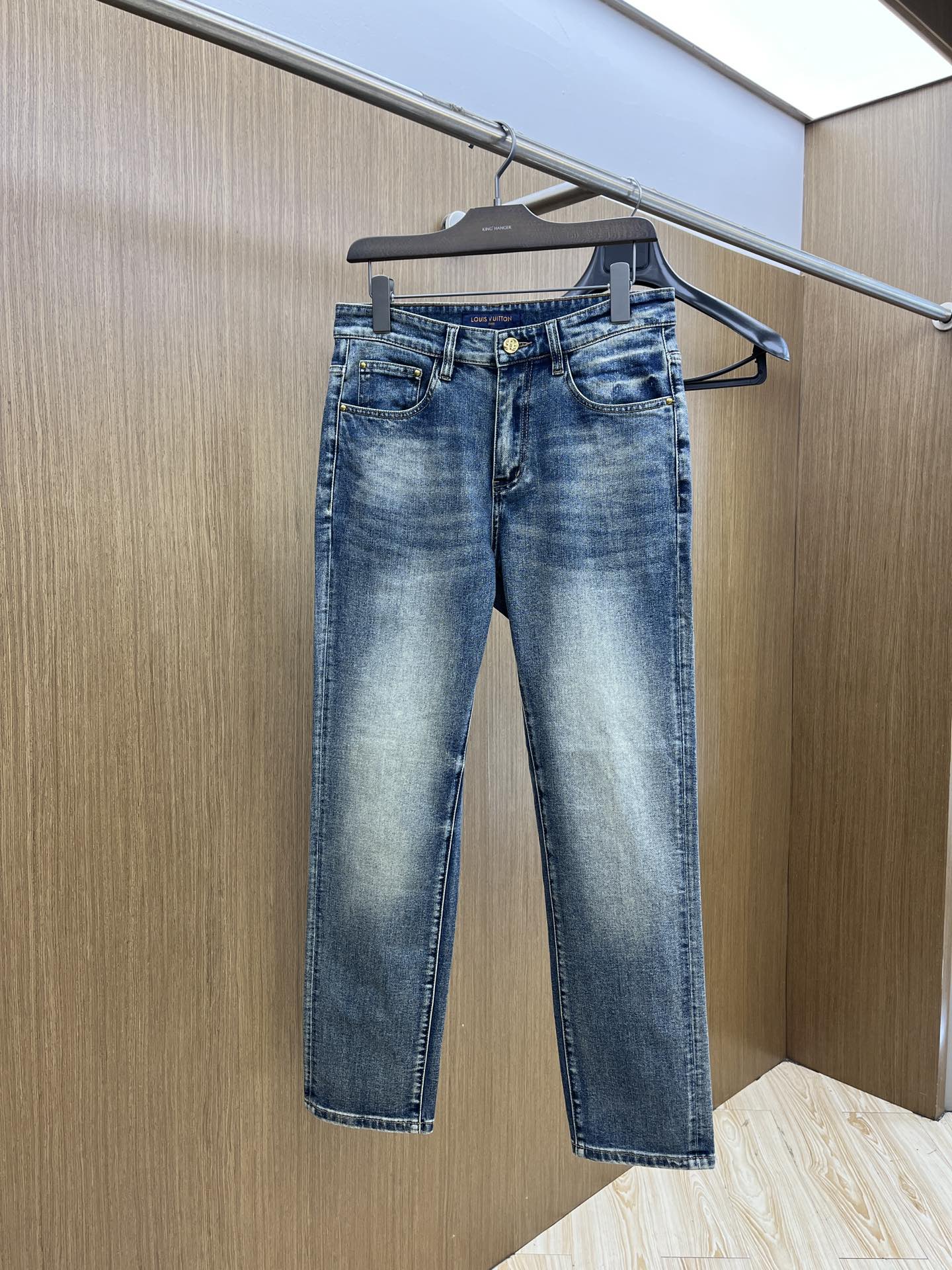 新品 LV 🔥🔥高端定制、2025早春最新款牛仔裤 柜台同步发售 原版定制复刻 客供五金辅料 原单品质 