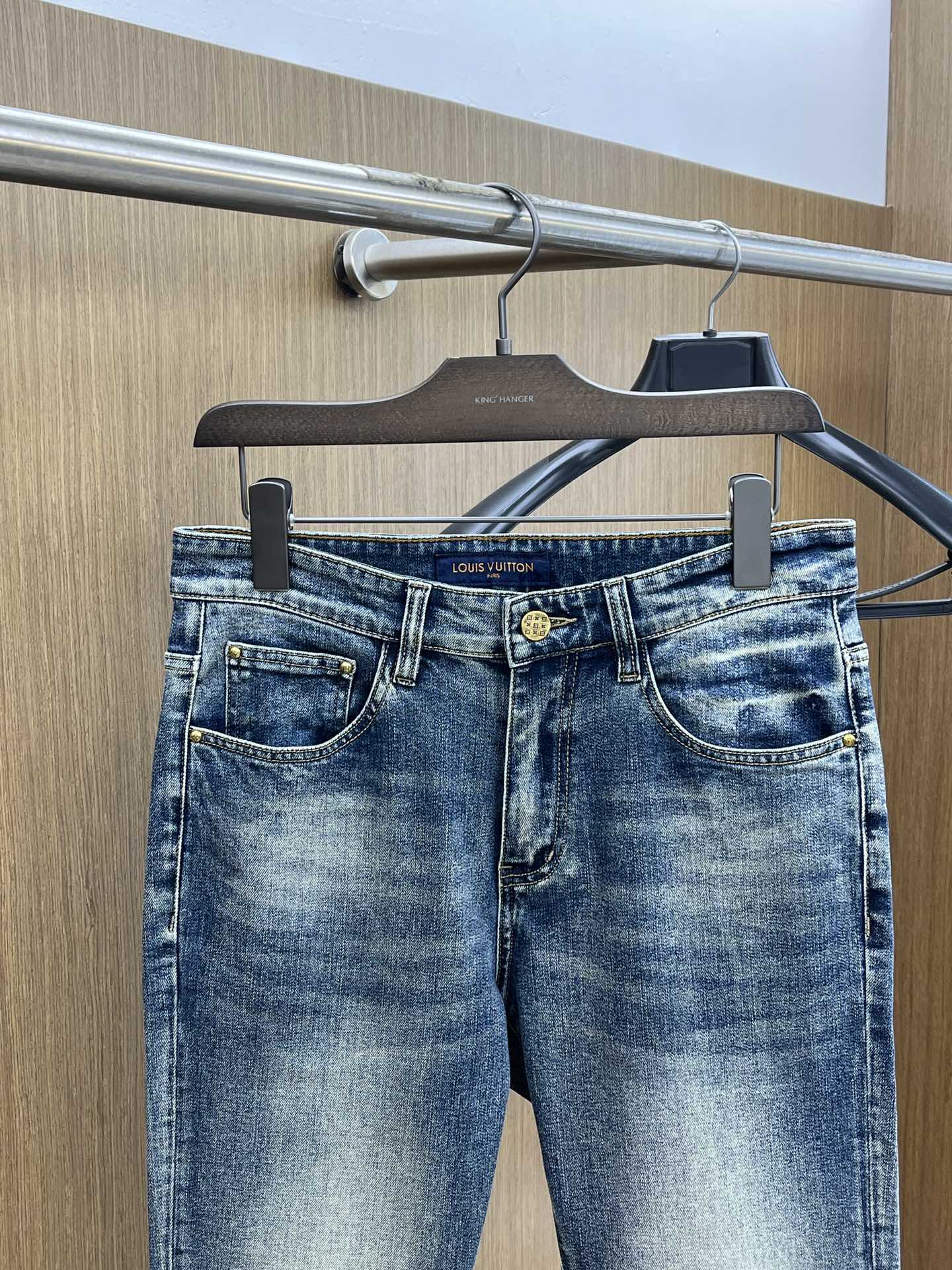 新品 LV 🔥🔥高端定制、2025早春最新款牛仔裤 柜台同步发售 原版定制复刻 客供五金辅料 原单品质 