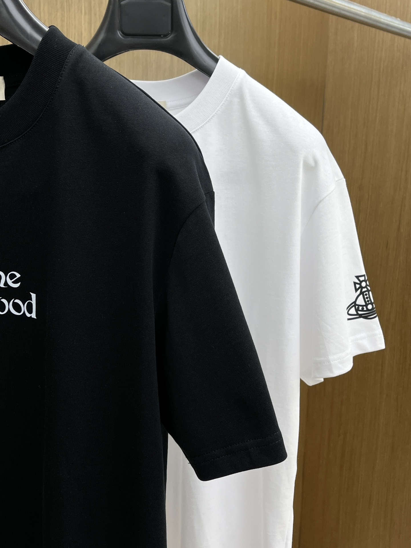 新品 VW 🔥🔥春夏新款男女同款👫短袖圆领T恤，极具个性高级风，标志logo印花工艺设计！定制纯棉面料！