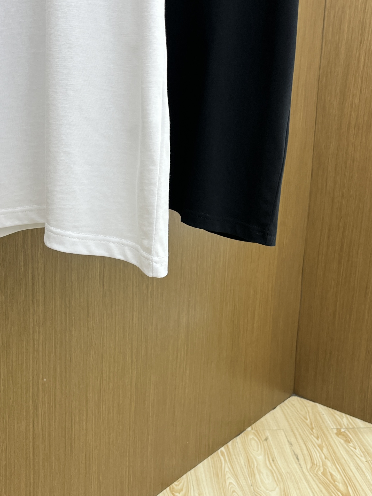 新品 VW 🔥🔥春夏新款男女同款👫短袖圆领T恤，极具个性高级风，标志logo印花工艺设计！定制纯棉面料！