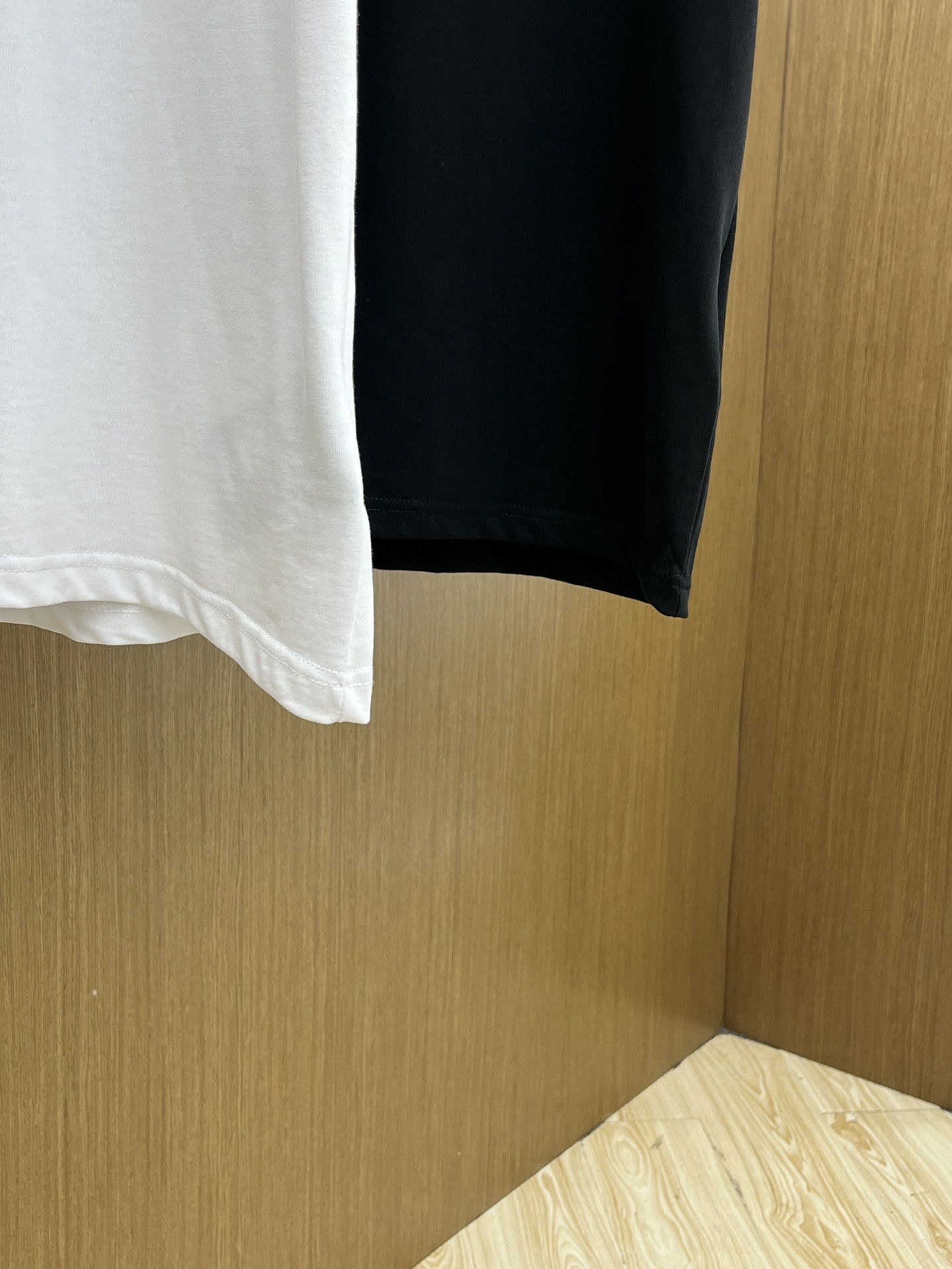 新品 PD 🔥🔥春夏新款男女同款👫短袖圆领T恤，极具个性高级风，标志logo印花工艺设计！定制纯棉面料！