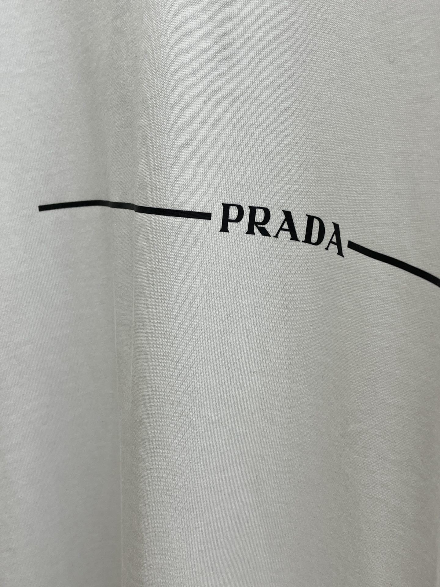 新品 PD 🔥🔥春夏新款男女同款👫短袖圆领T恤，极具个性高级风，标志logo印花工艺设计！定制纯棉面料！