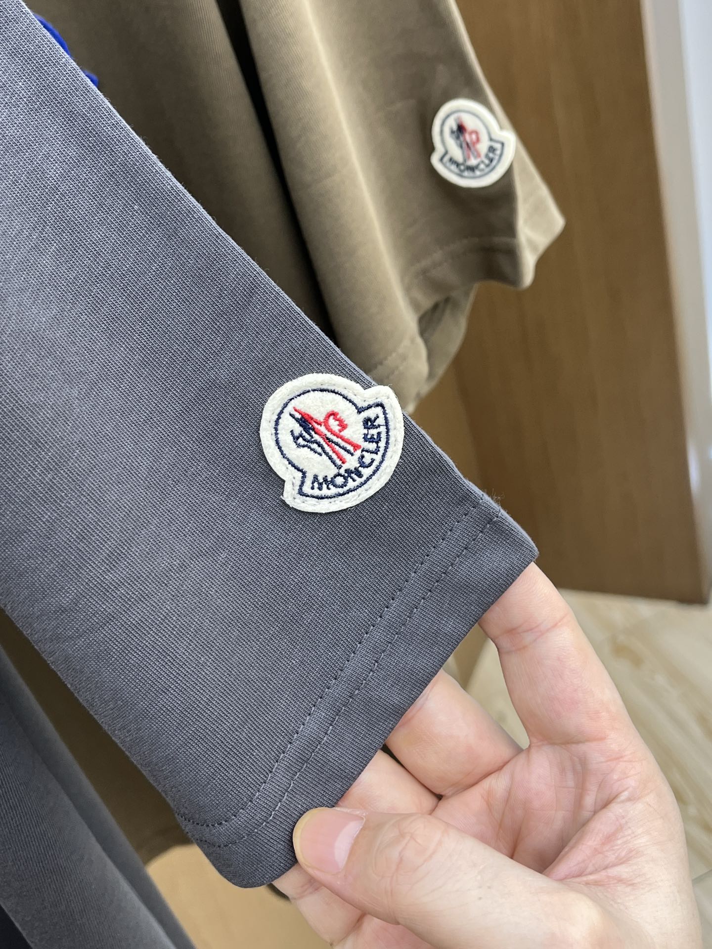 新品 Mon 🔥🔥春夏新款男女同款👫短袖圆领T恤，极具个性高级风，标志logo印花工艺设计！定制纯棉面料