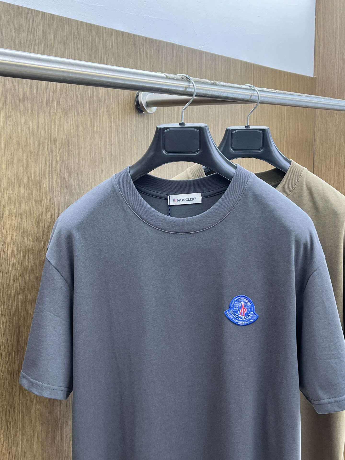 新品 Mon 🔥🔥春夏新款男女同款👫短袖圆领T恤，极具个性高级风，标志logo印花工艺设计！定制纯棉面料