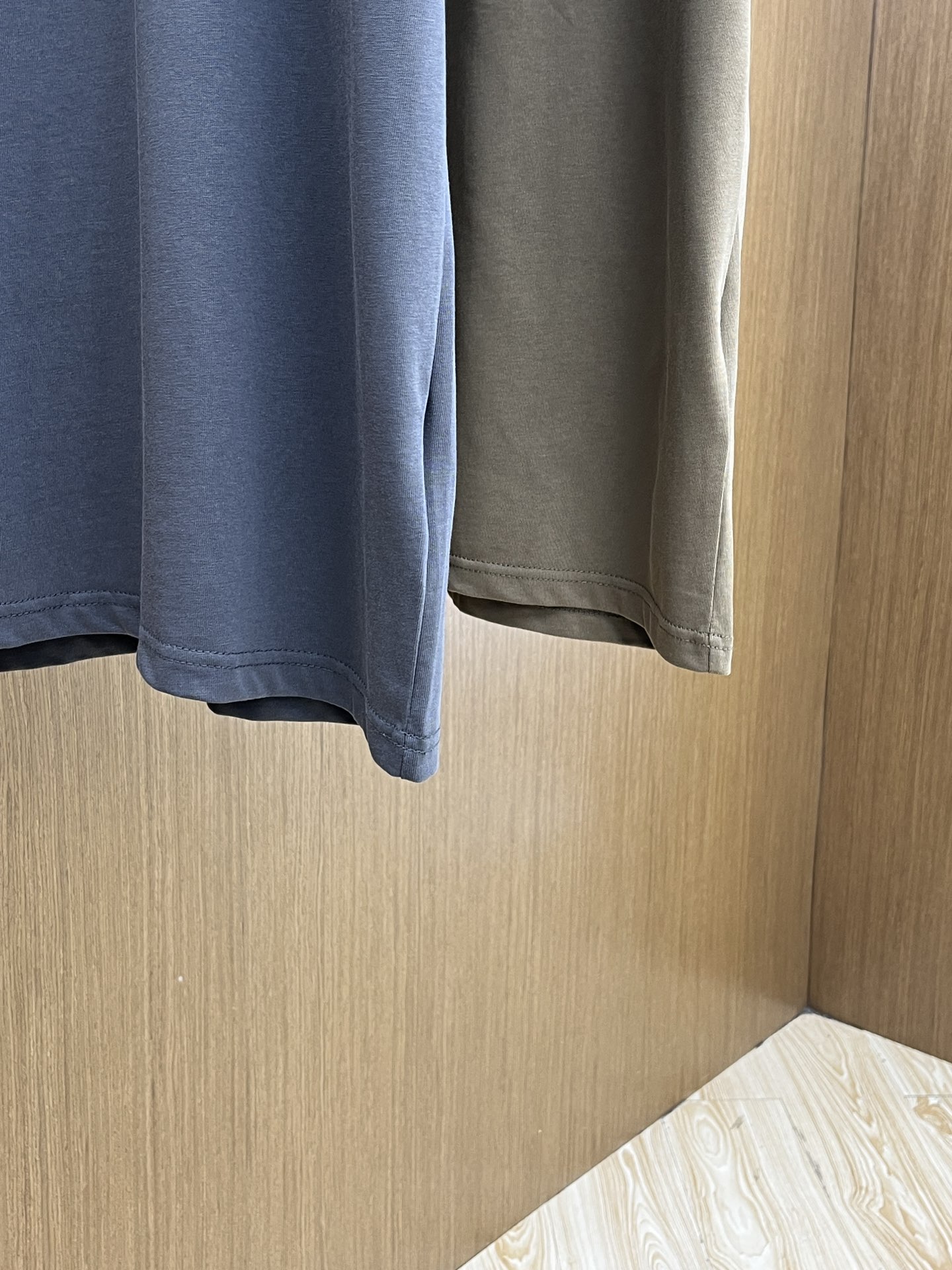 新品 Mon 🔥🔥春夏新款男女同款👫短袖圆领T恤，极具个性高级风，标志logo印花工艺设计！定制纯棉面料