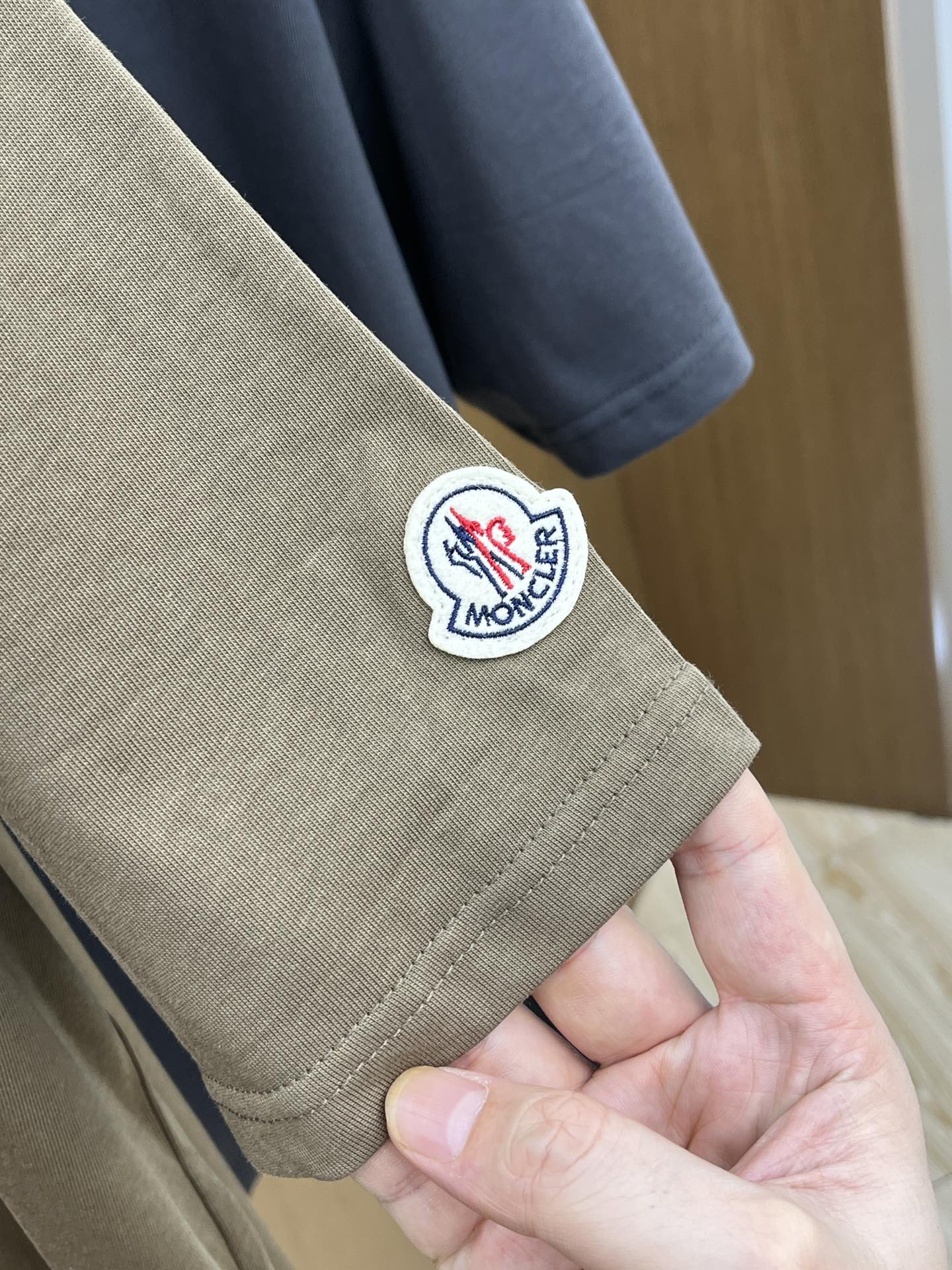 新品 Mon 🔥🔥春夏新款男女同款👫短袖圆领T恤，极具个性高级风，标志logo印花工艺设计！定制纯棉面料