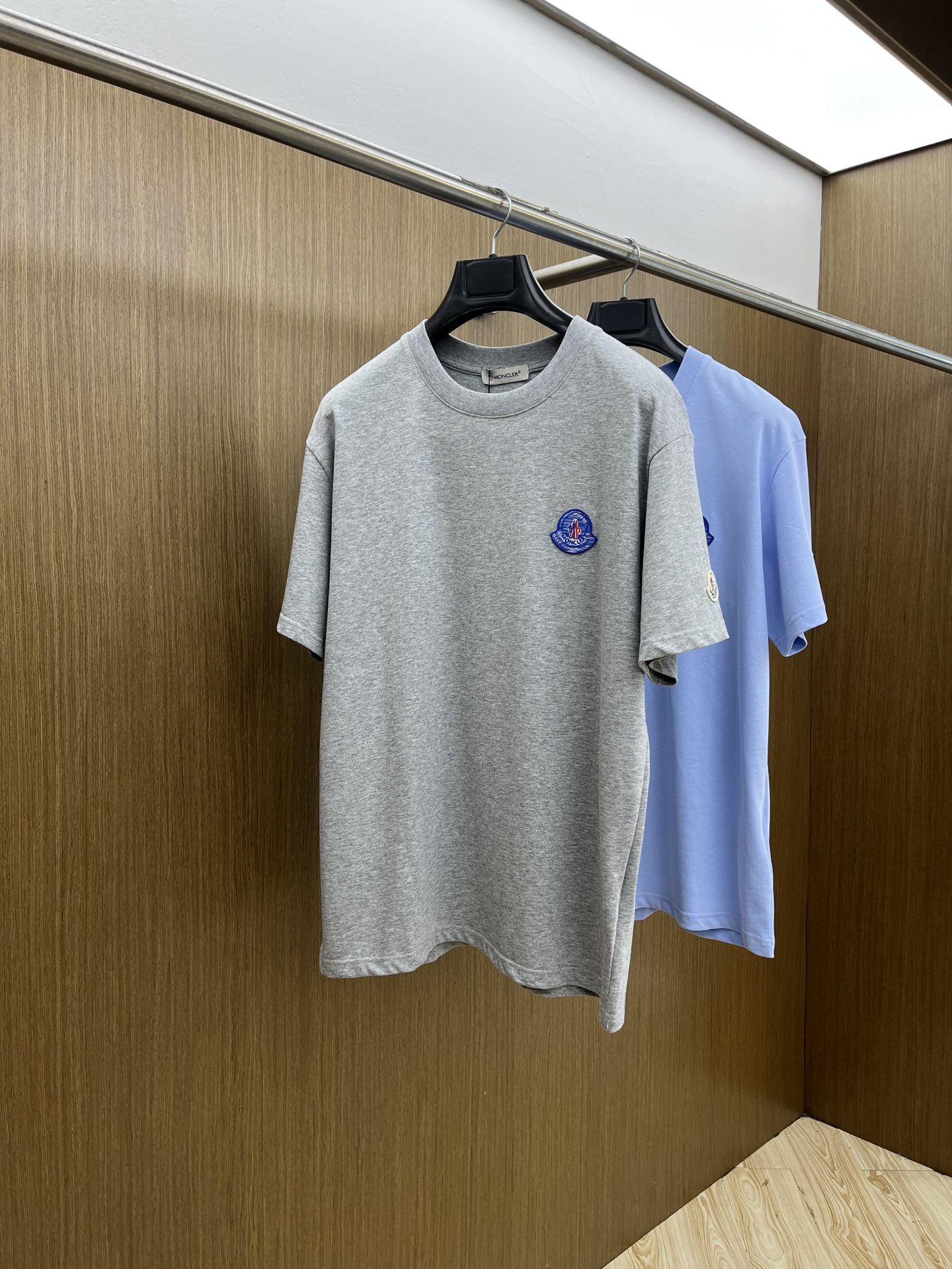 新品 Mon 🔥🔥春夏新款男女同款👫短袖圆领T恤，极具个性高级风，标志logo印花工艺设计！定制纯棉面料