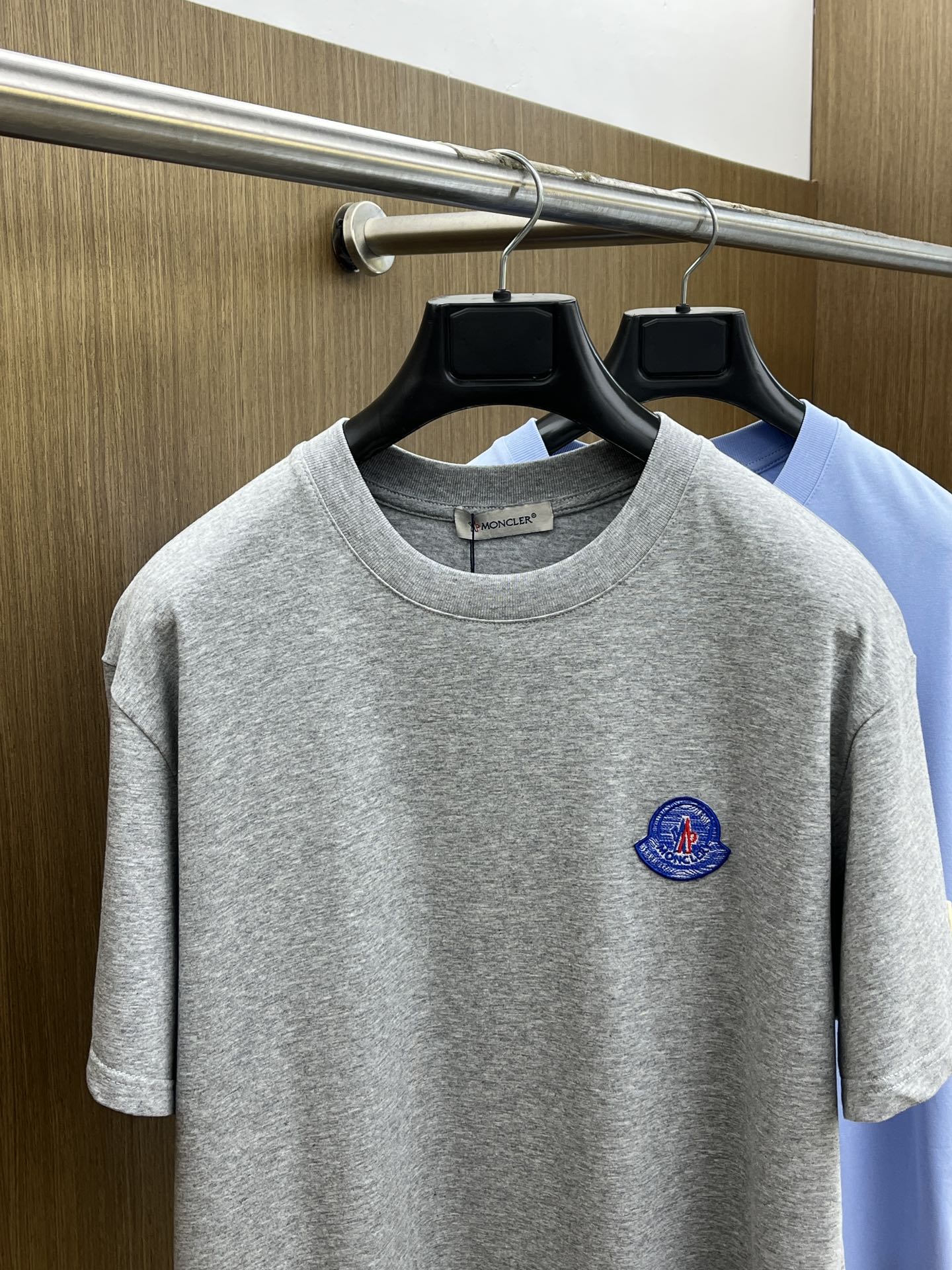 新品 Mon 🔥🔥春夏新款男女同款👫短袖圆领T恤，极具个性高级风，标志logo印花工艺设计！定制纯棉面料