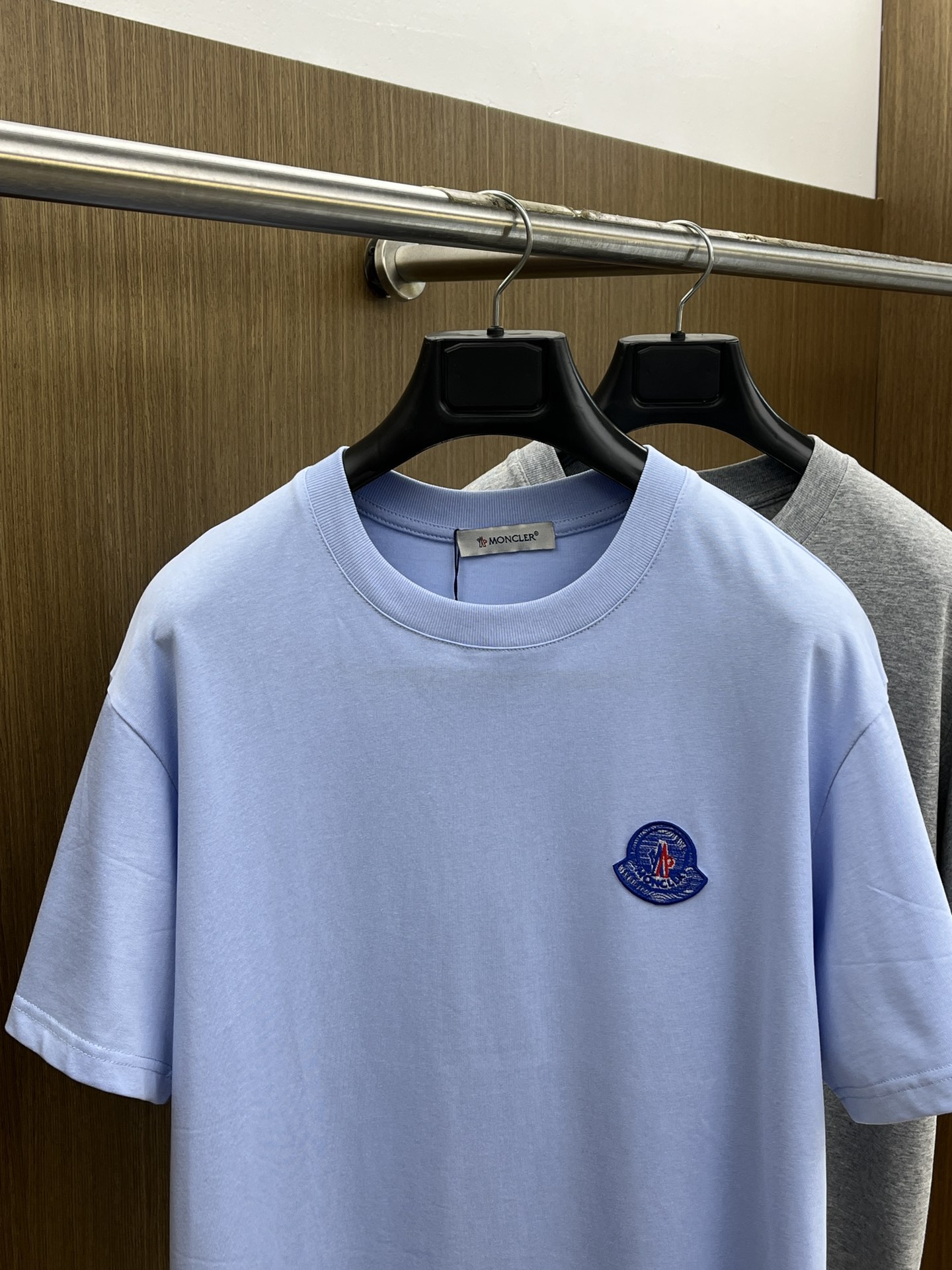 新品 Mon 🔥🔥春夏新款男女同款👫短袖圆领T恤，极具个性高级风，标志logo印花工艺设计！定制纯棉面料