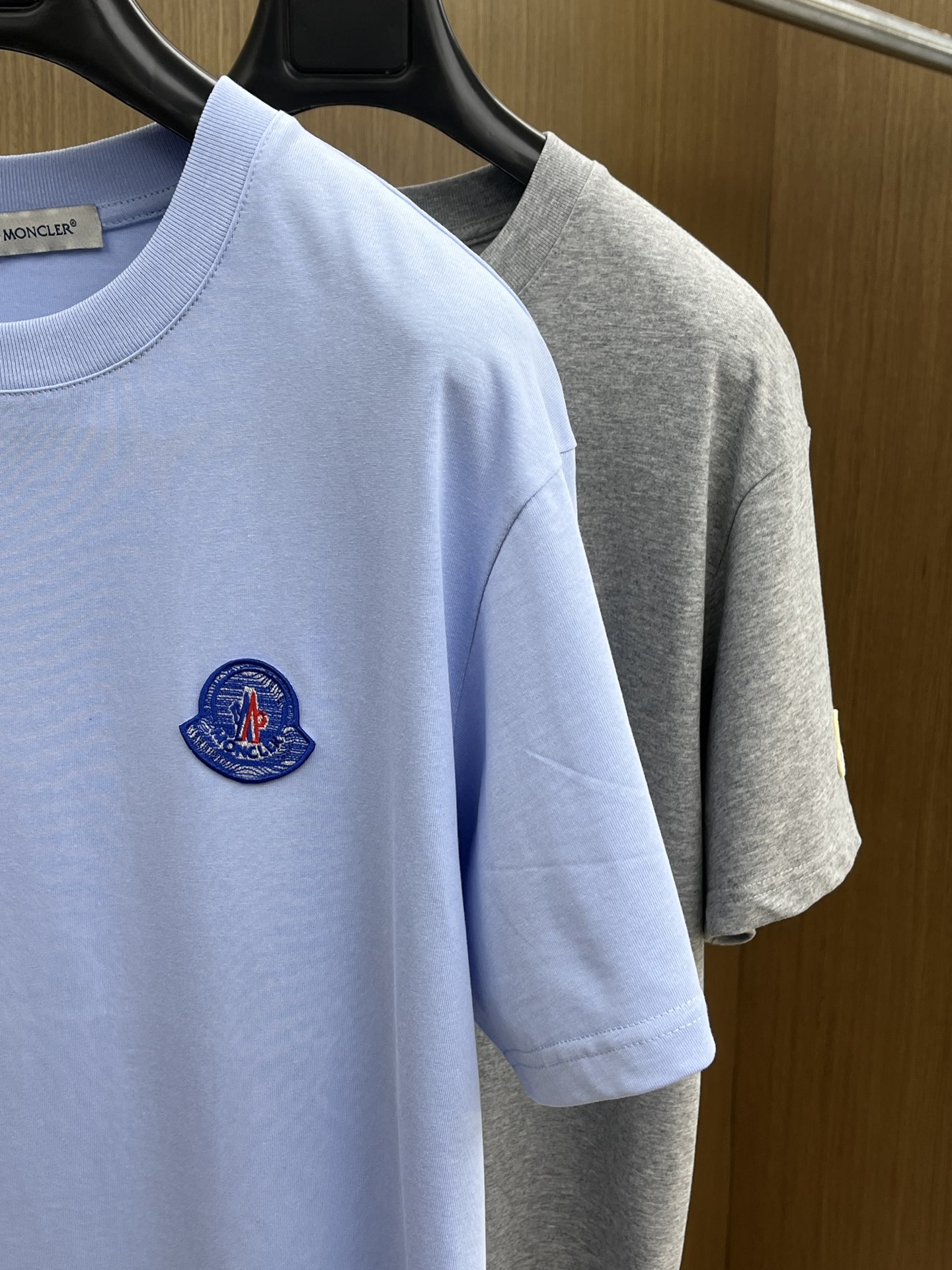 新品 Mon 🔥🔥春夏新款男女同款👫短袖圆领T恤，极具个性高级风，标志logo印花工艺设计！定制纯棉面料