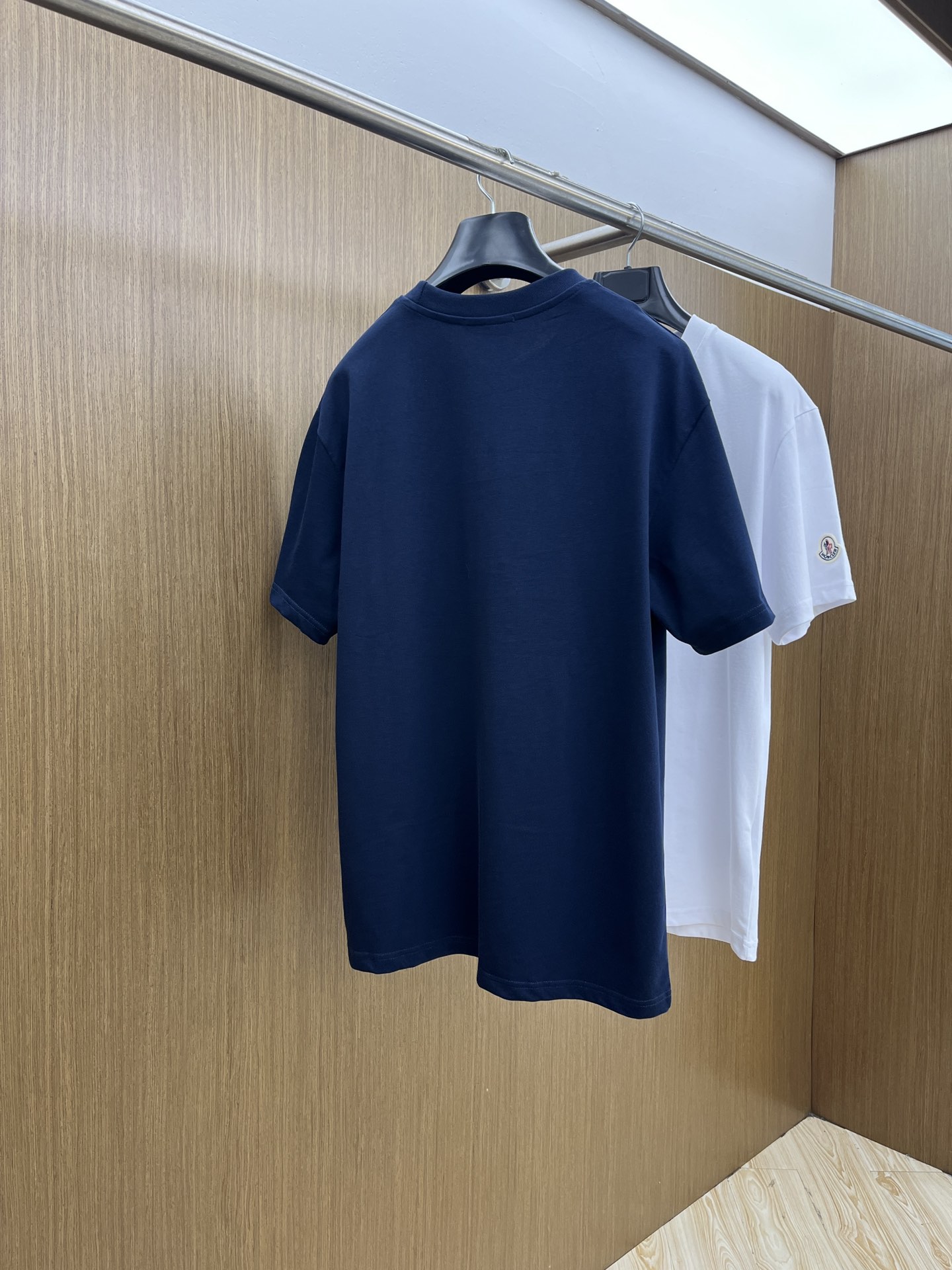 新品 Mon 🔥🔥春夏新款男女同款👫短袖圆领T恤，极具个性高级风，标志logo印花工艺设计！定制纯棉面料