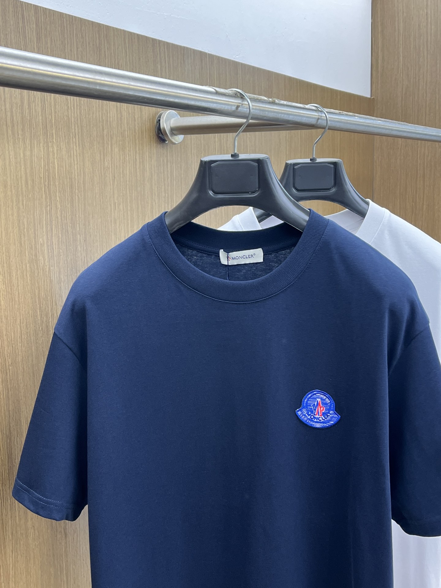 新品 Mon 🔥🔥春夏新款男女同款👫短袖圆领T恤，极具个性高级风，标志logo印花工艺设计！定制纯棉面料