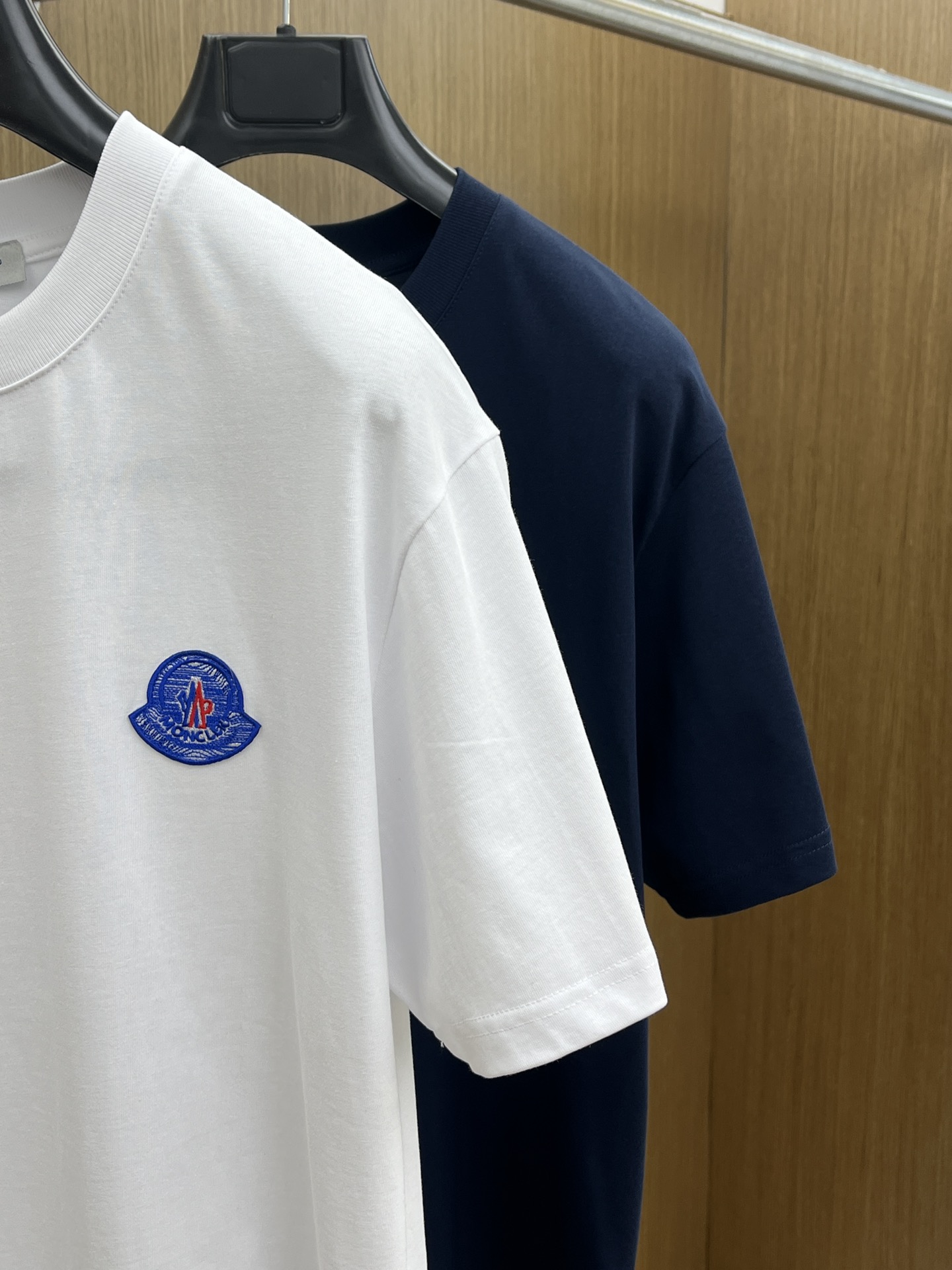 新品 Mon 🔥🔥春夏新款男女同款👫短袖圆领T恤，极具个性高级风，标志logo印花工艺设计！定制纯棉面料