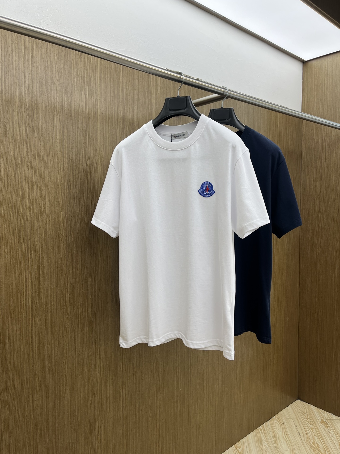 新品 Mon 🔥🔥春夏新款男女同款👫短袖圆领T恤，极具个性高级风，标志logo印花工艺设计！定制纯棉面料