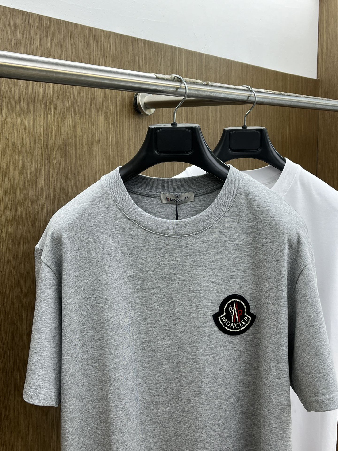 新品 Mon 🔥🔥春夏新款男女同款👫短袖圆领T恤，极具个性高级风，标志logo印花工艺设计！定制纯棉面料