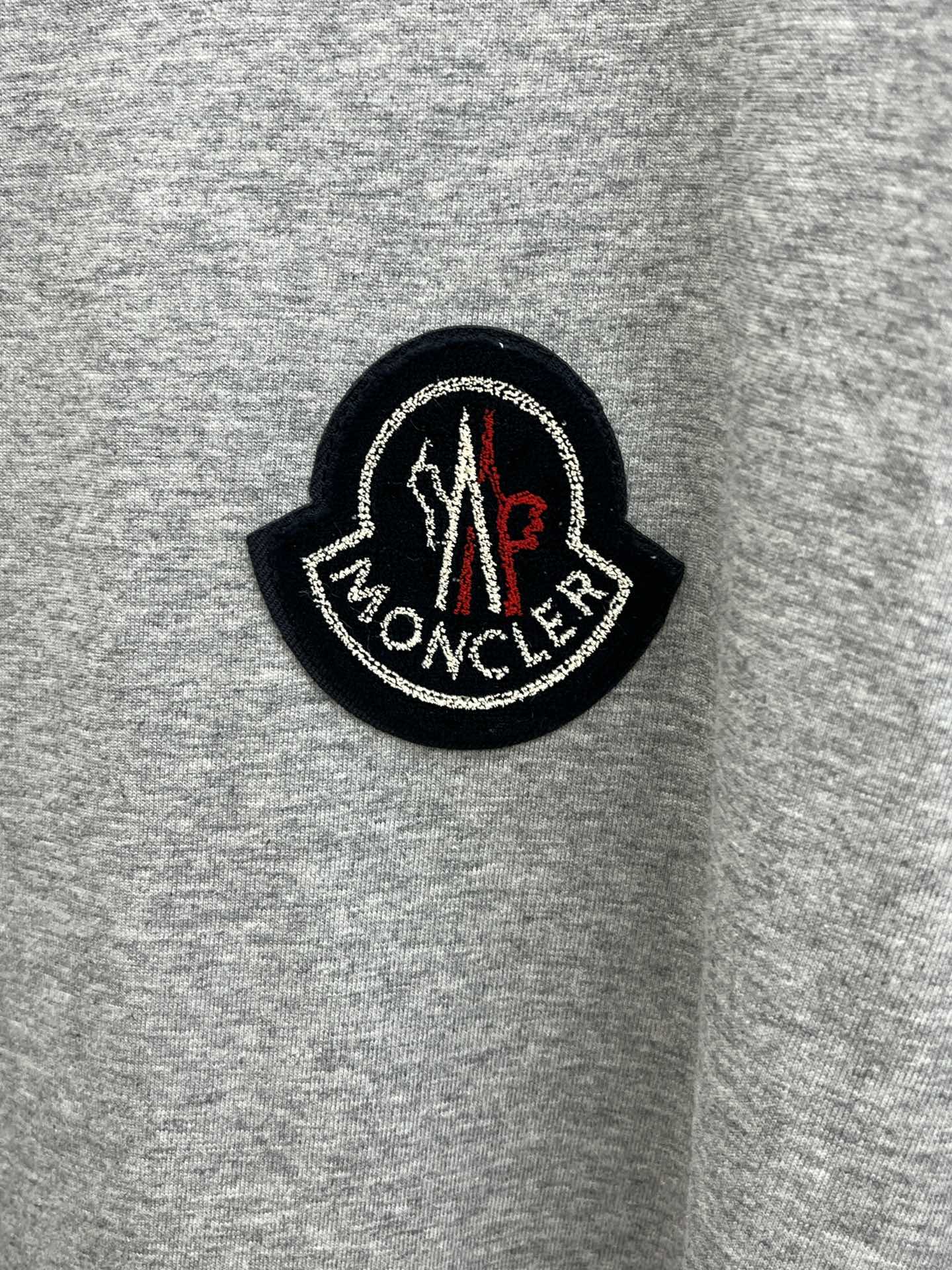 新品 Mon 🔥🔥春夏新款男女同款👫短袖圆领T恤，极具个性高级风，标志logo印花工艺设计！定制纯棉面料