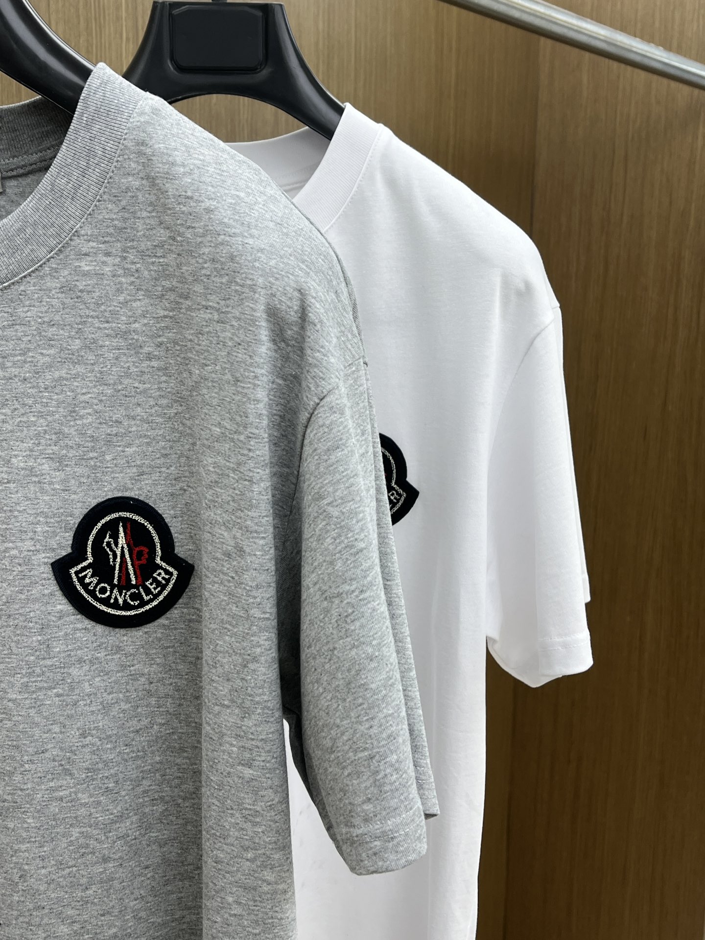 新品 Mon 🔥🔥春夏新款男女同款👫短袖圆领T恤，极具个性高级风，标志logo印花工艺设计！定制纯棉面料