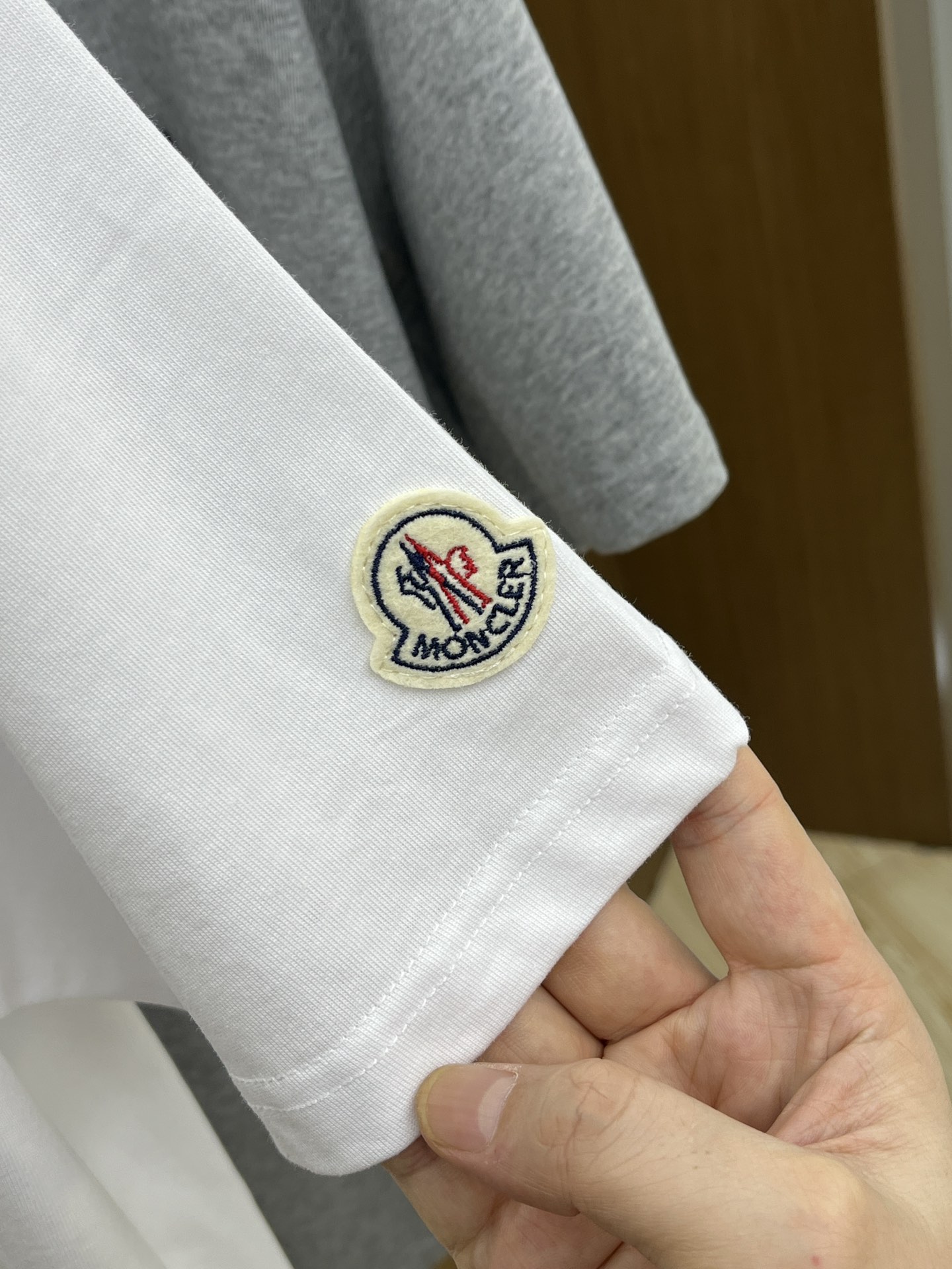 新品 Mon 🔥🔥春夏新款男女同款👫短袖圆领T恤，极具个性高级风，标志logo印花工艺设计！定制纯棉面料