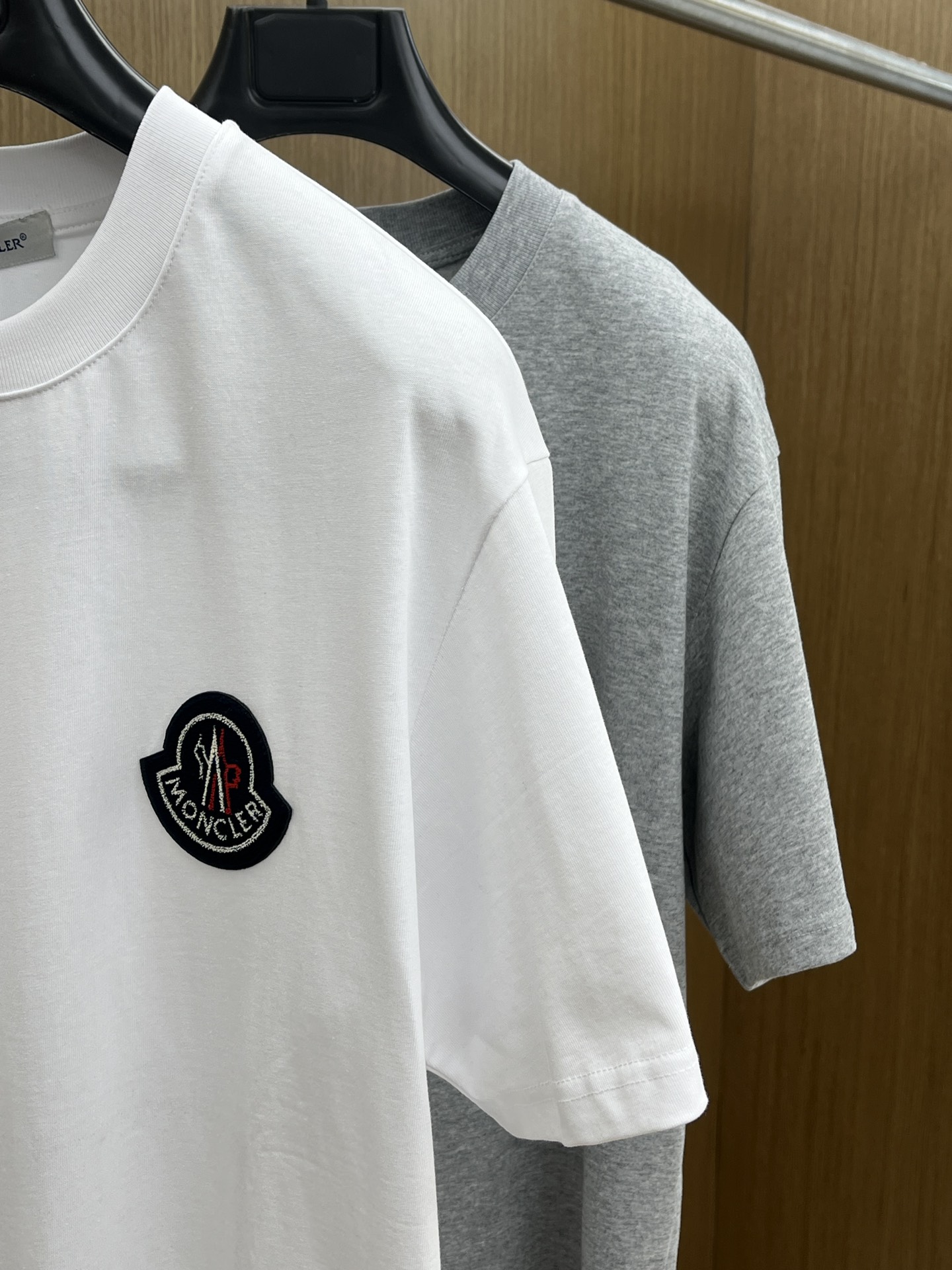 新品 Mon 🔥🔥春夏新款男女同款👫短袖圆领T恤，极具个性高级风，标志logo印花工艺设计！定制纯棉面料