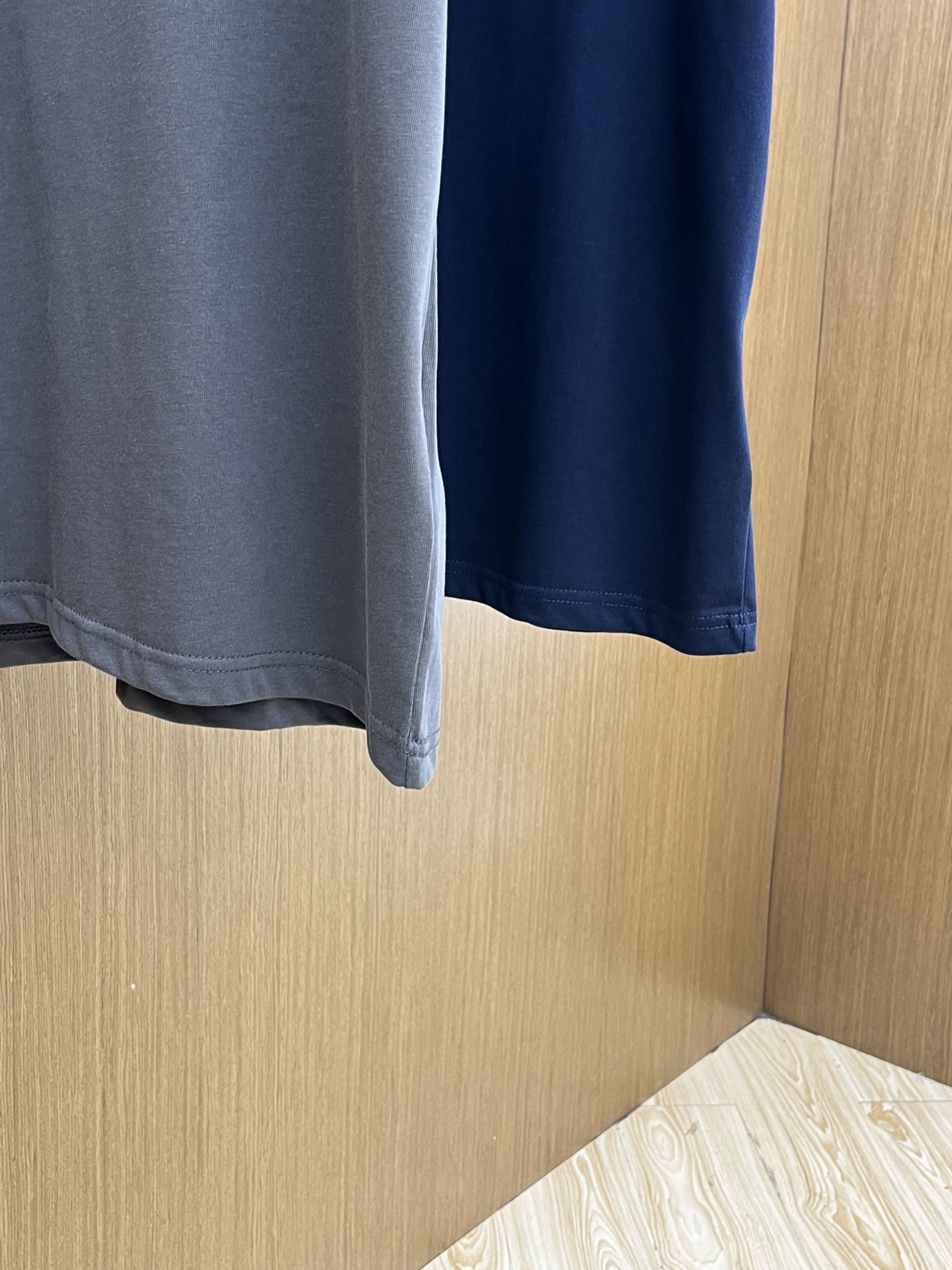 新品 Mon 🔥🔥春夏新款男女同款👫短袖圆领T恤，极具个性高级风，标志logo印花工艺设计！定制纯棉面料