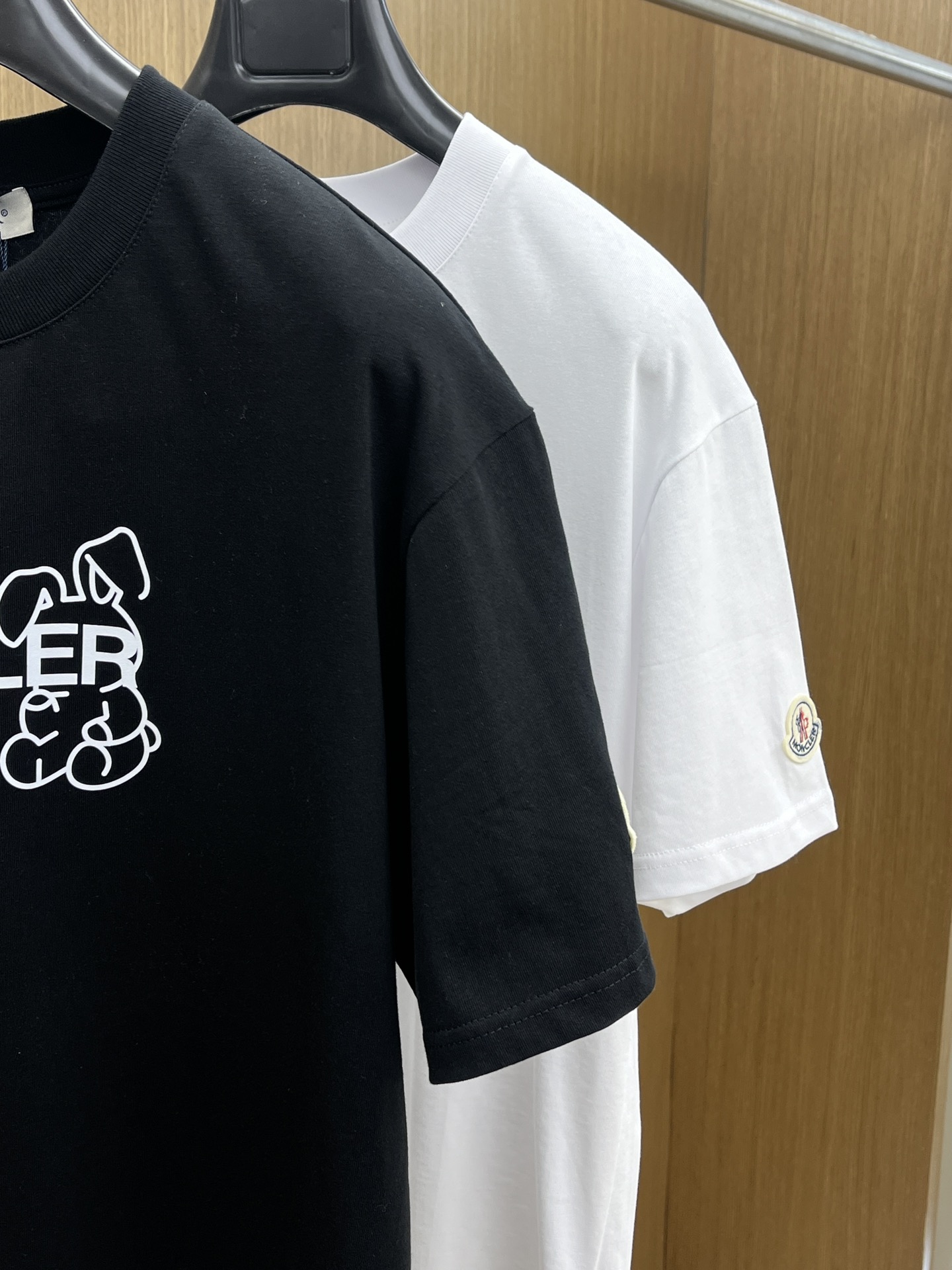 新品 Mon 🔥🔥春夏新款男女同款👫短袖圆领T恤，极具个性高级风，标志logo印花工艺设计！定制纯棉面料