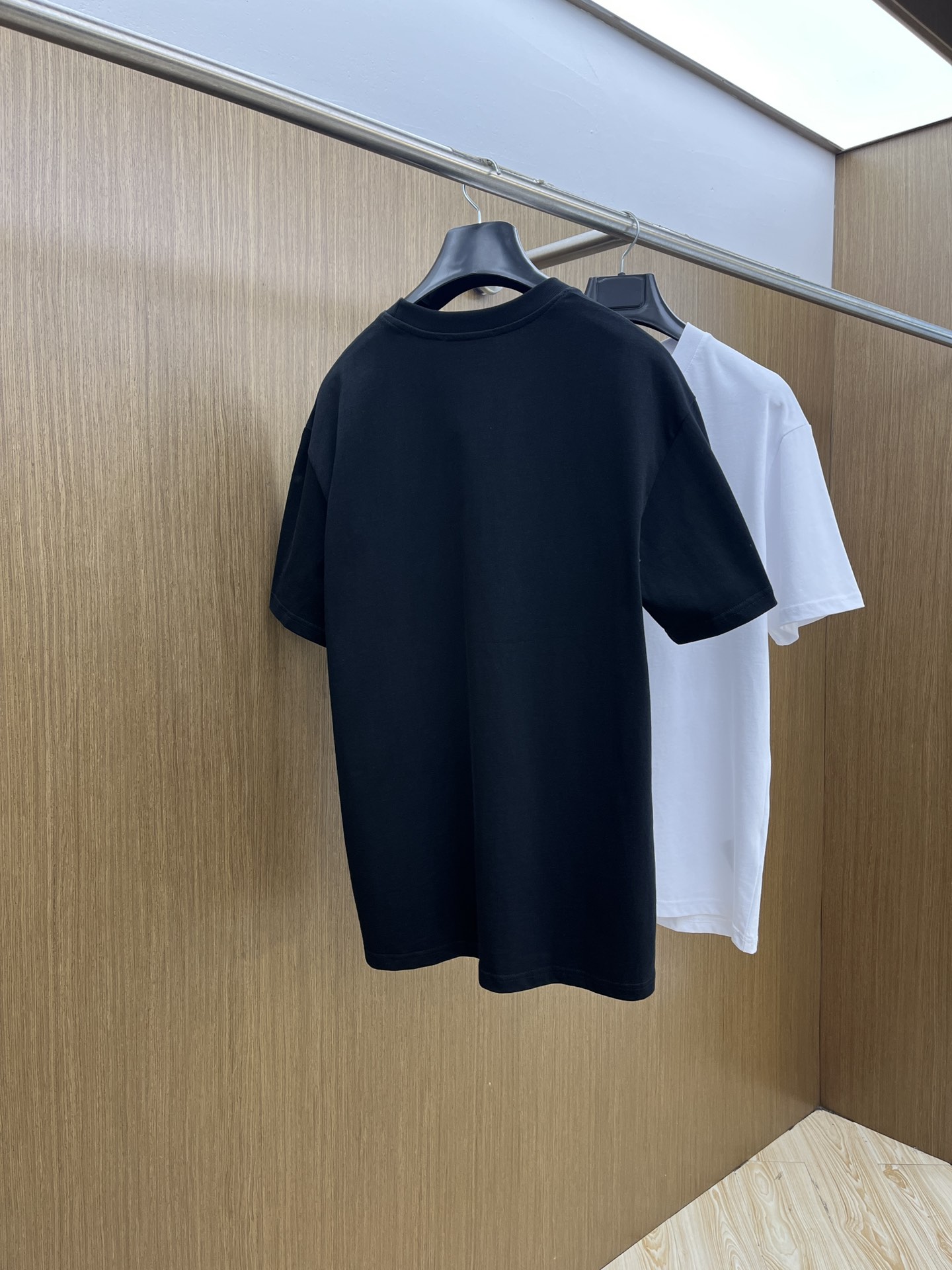 新品 STO 🔥🔥春夏新款男女同款👫短袖圆领T恤，极具个性高级风，标志logo印花工艺设计！定制纯棉面料