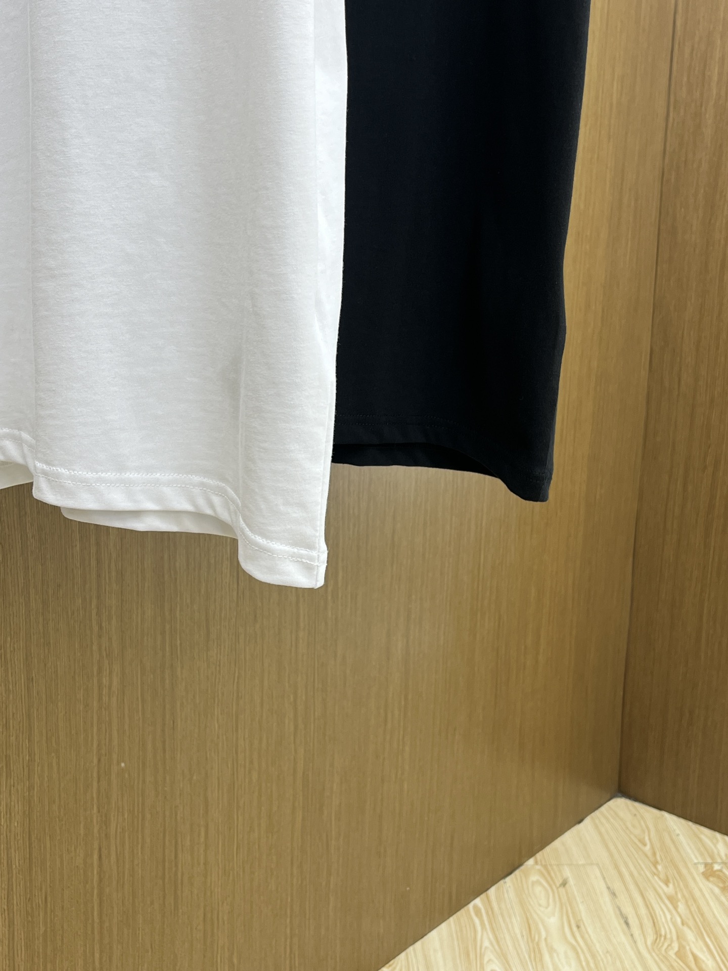 新品 STO 🔥🔥春夏新款男女同款👫短袖圆领T恤，极具个性高级风，标志logo印花工艺设计！定制纯棉面料