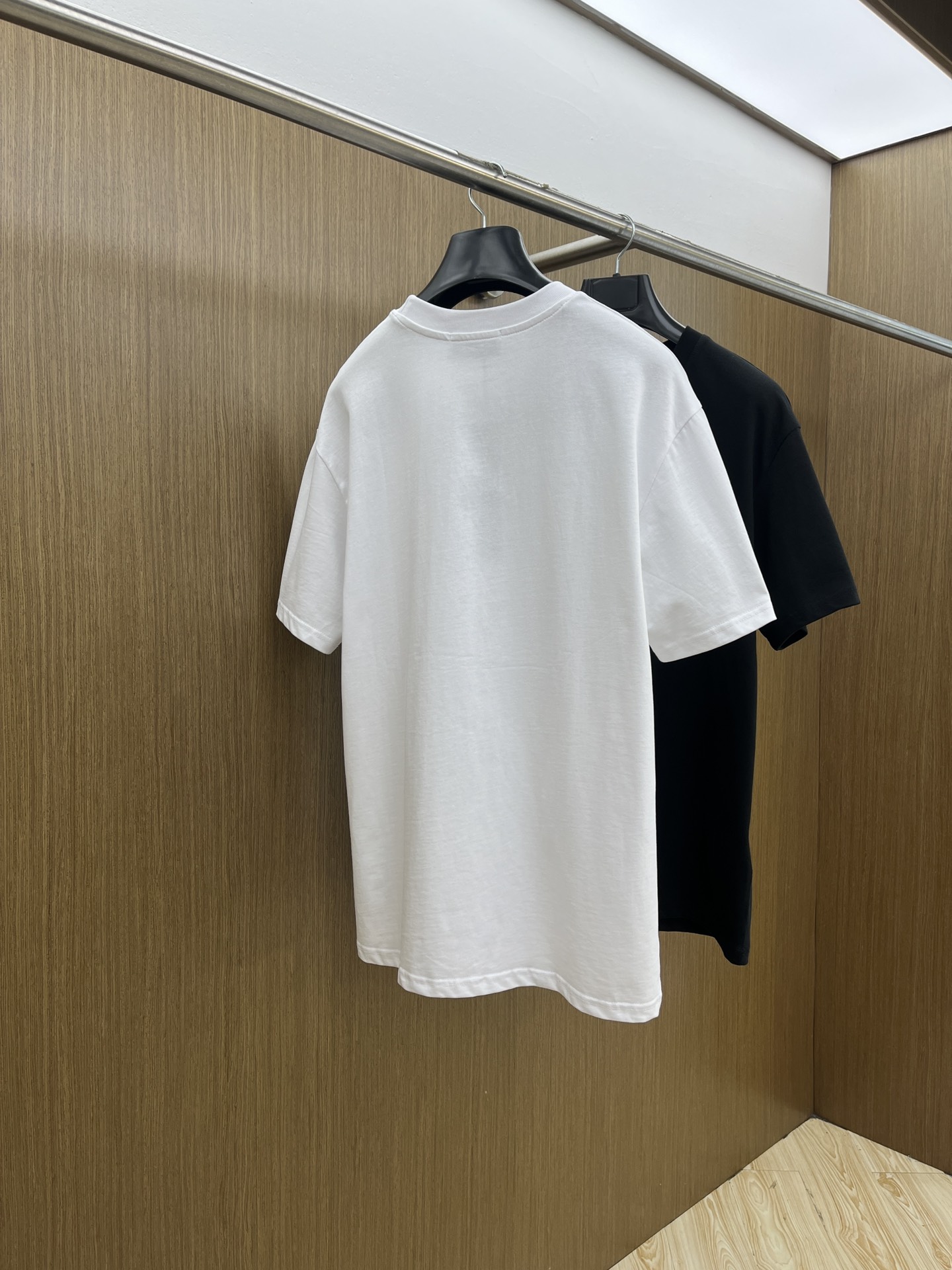 新品 STO 🔥🔥春夏新款男女同款👫短袖圆领T恤，极具个性高级风，标志logo印花工艺设计！定制纯棉面料