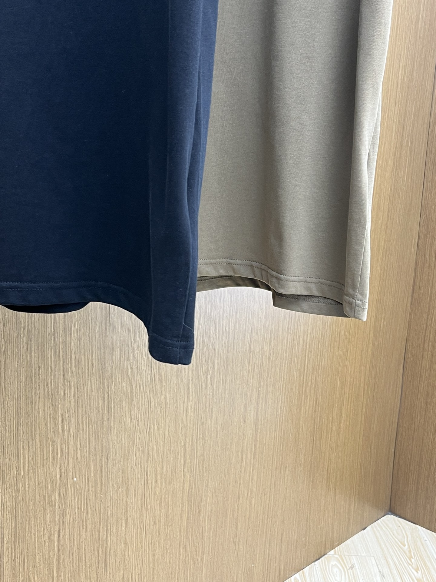 新品 Mon 🔥🔥春夏新款男女同款👫短袖圆领T恤，极具个性高级风，标志logo印花工艺设计！定制纯棉面料