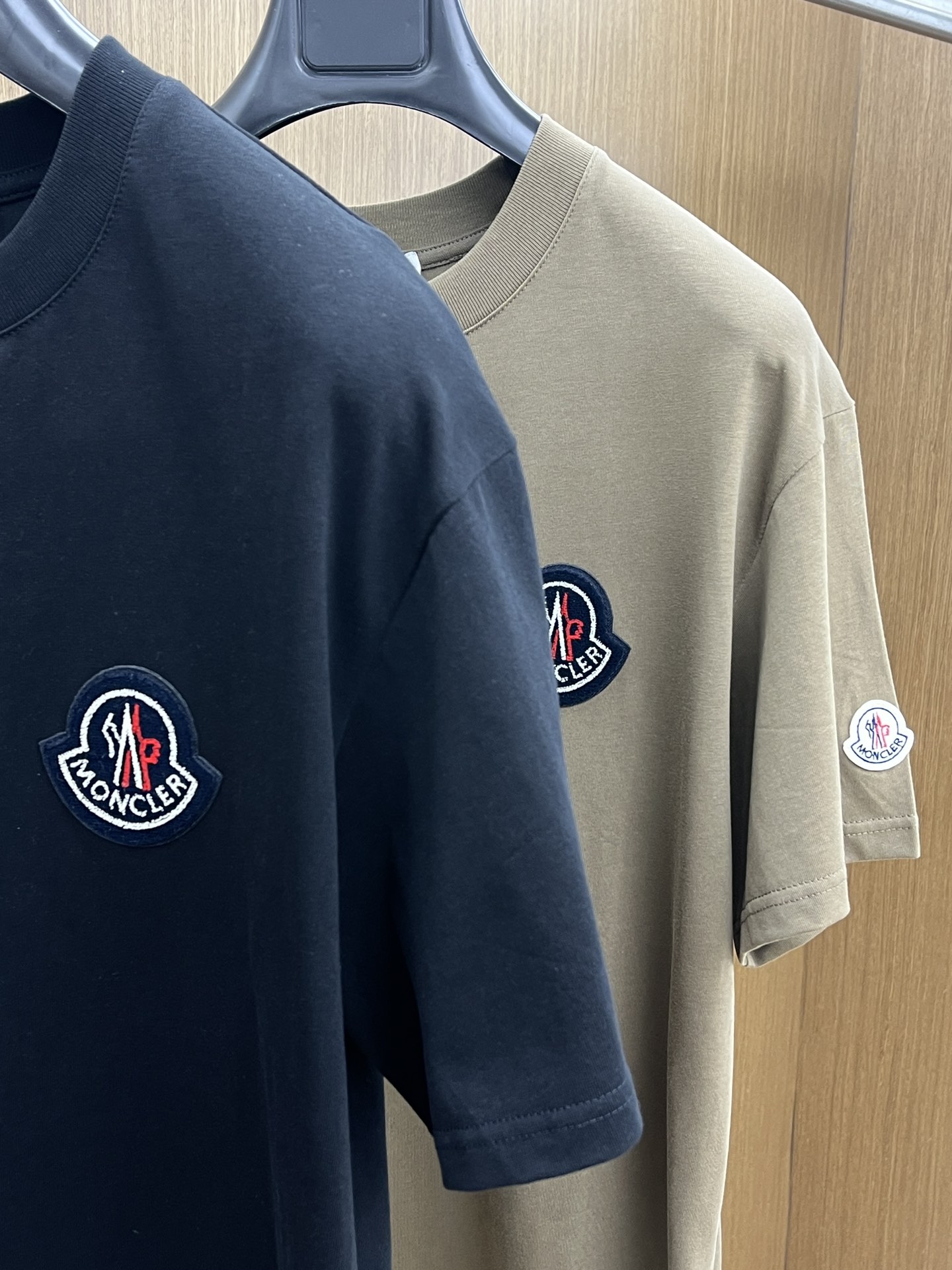 新品 Mon 🔥🔥春夏新款男女同款👫短袖圆领T恤，极具个性高级风，标志logo印花工艺设计！定制纯棉面料