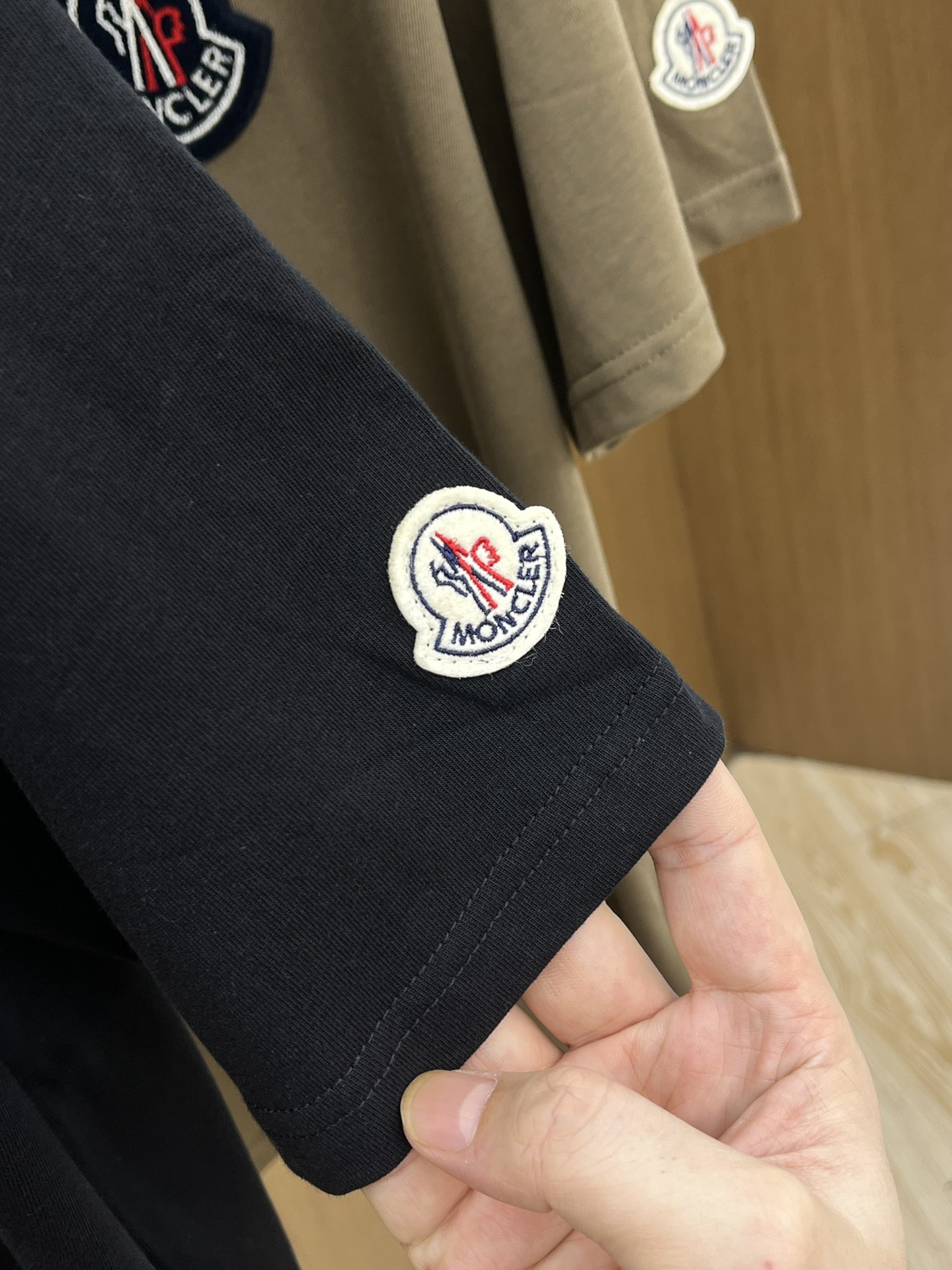 新品 Mon 🔥🔥春夏新款男女同款👫短袖圆领T恤，极具个性高级风，标志logo印花工艺设计！定制纯棉面料