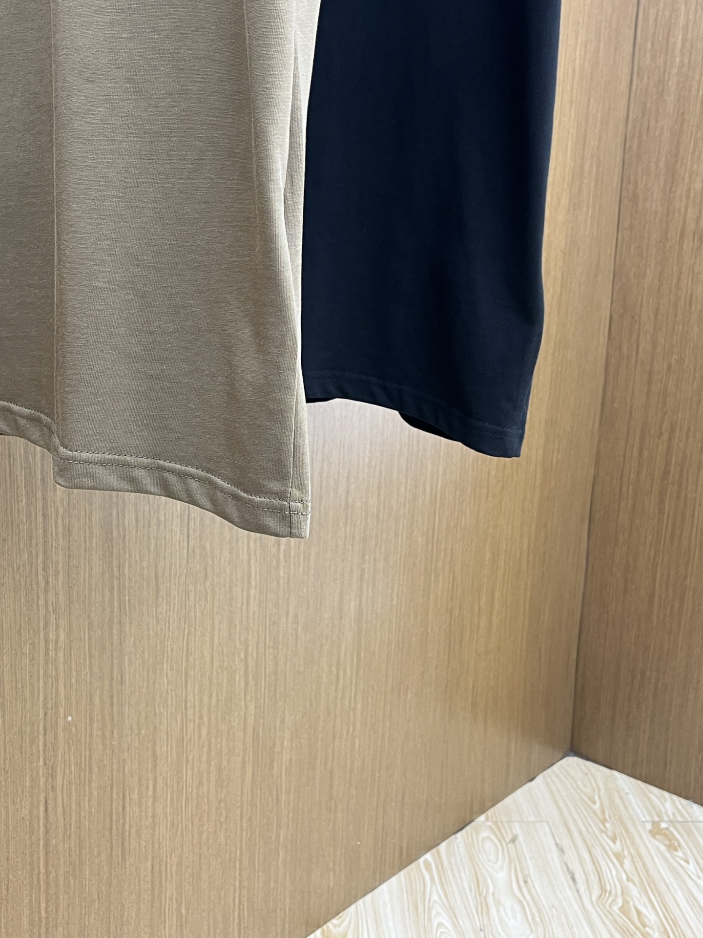 新品 Mon 🔥🔥春夏新款男女同款👫短袖圆领T恤，极具个性高级风，标志logo印花工艺设计！定制纯棉面料