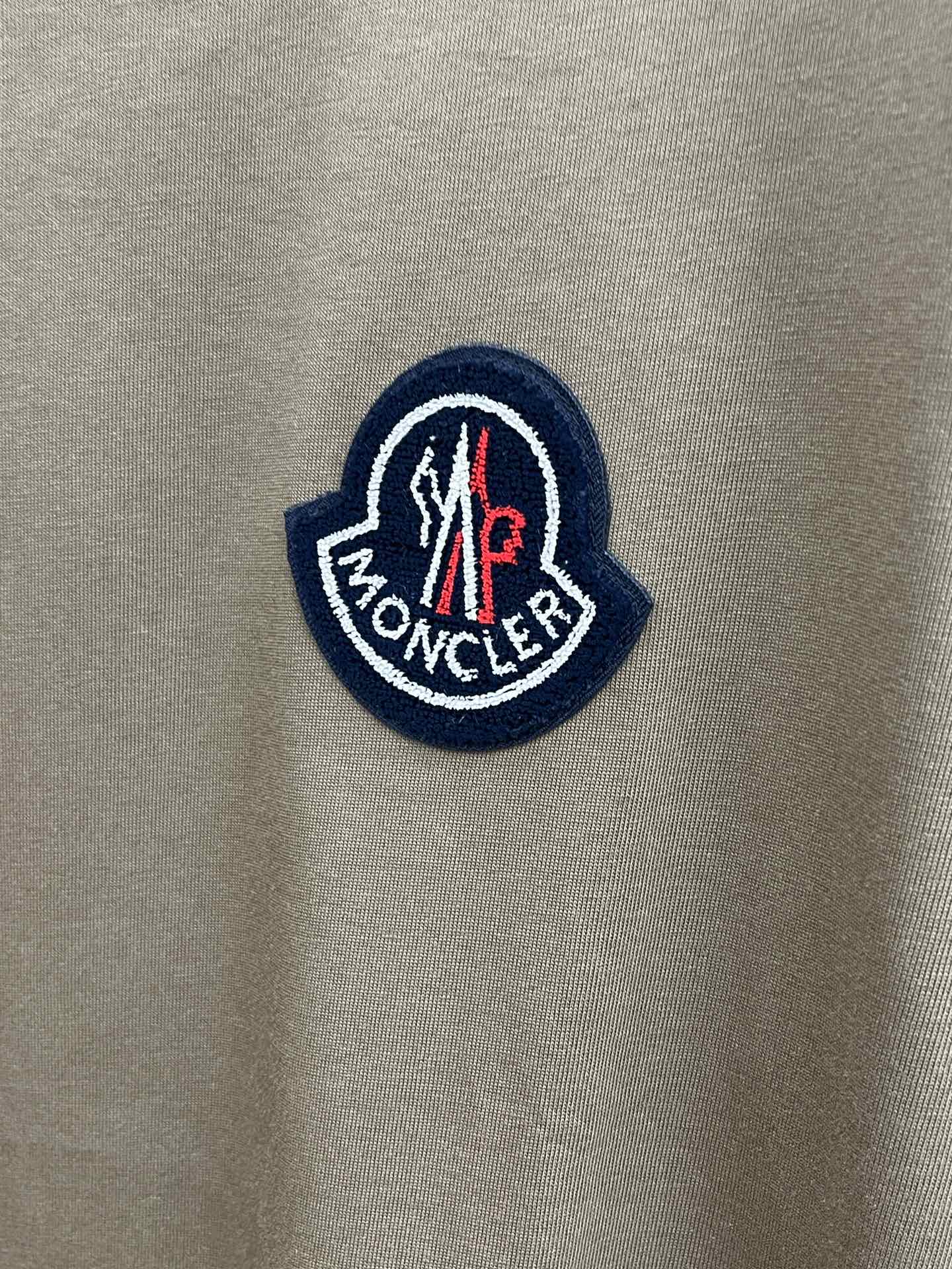 新品 Mon 🔥🔥春夏新款男女同款👫短袖圆领T恤，极具个性高级风，标志logo印花工艺设计！定制纯棉面料