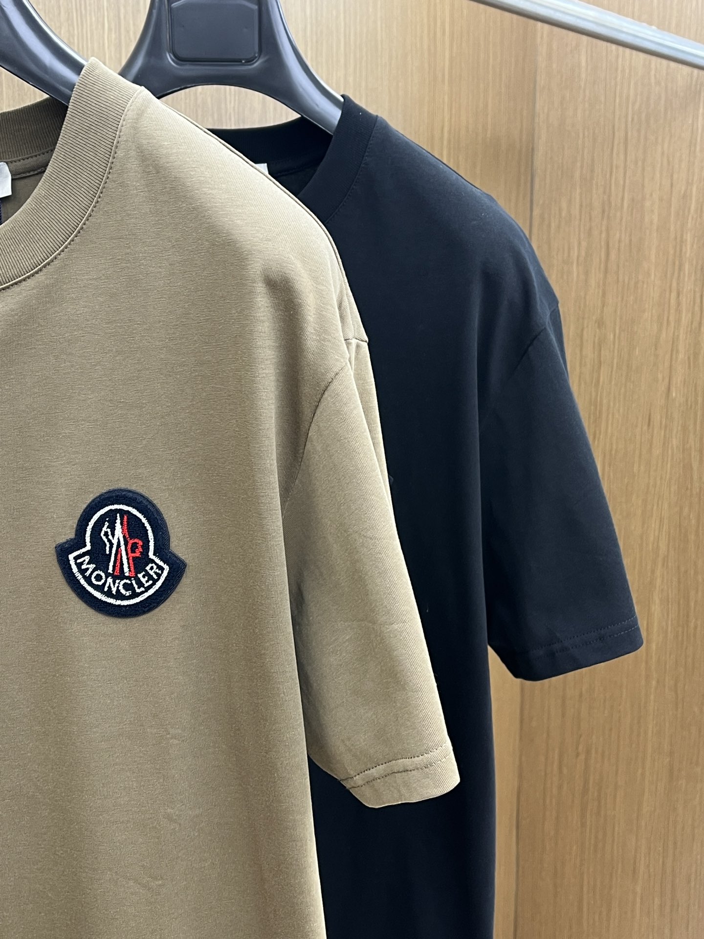 新品 Mon 🔥🔥春夏新款男女同款👫短袖圆领T恤，极具个性高级风，标志logo印花工艺设计！定制纯棉面料