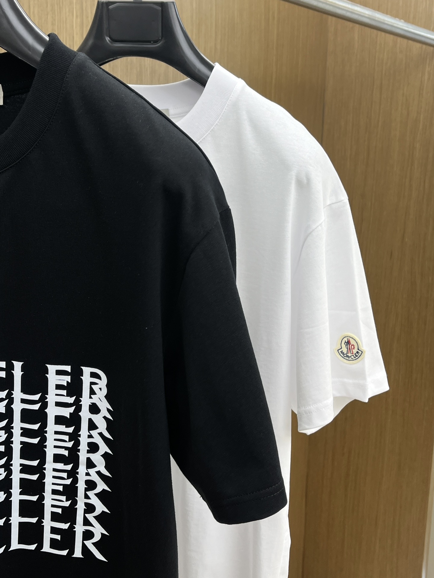 新品 Mon 🔥🔥春夏新款男女同款👫短袖圆领T恤，极具个性高级风，标志logo印花工艺设计！定制纯棉面料