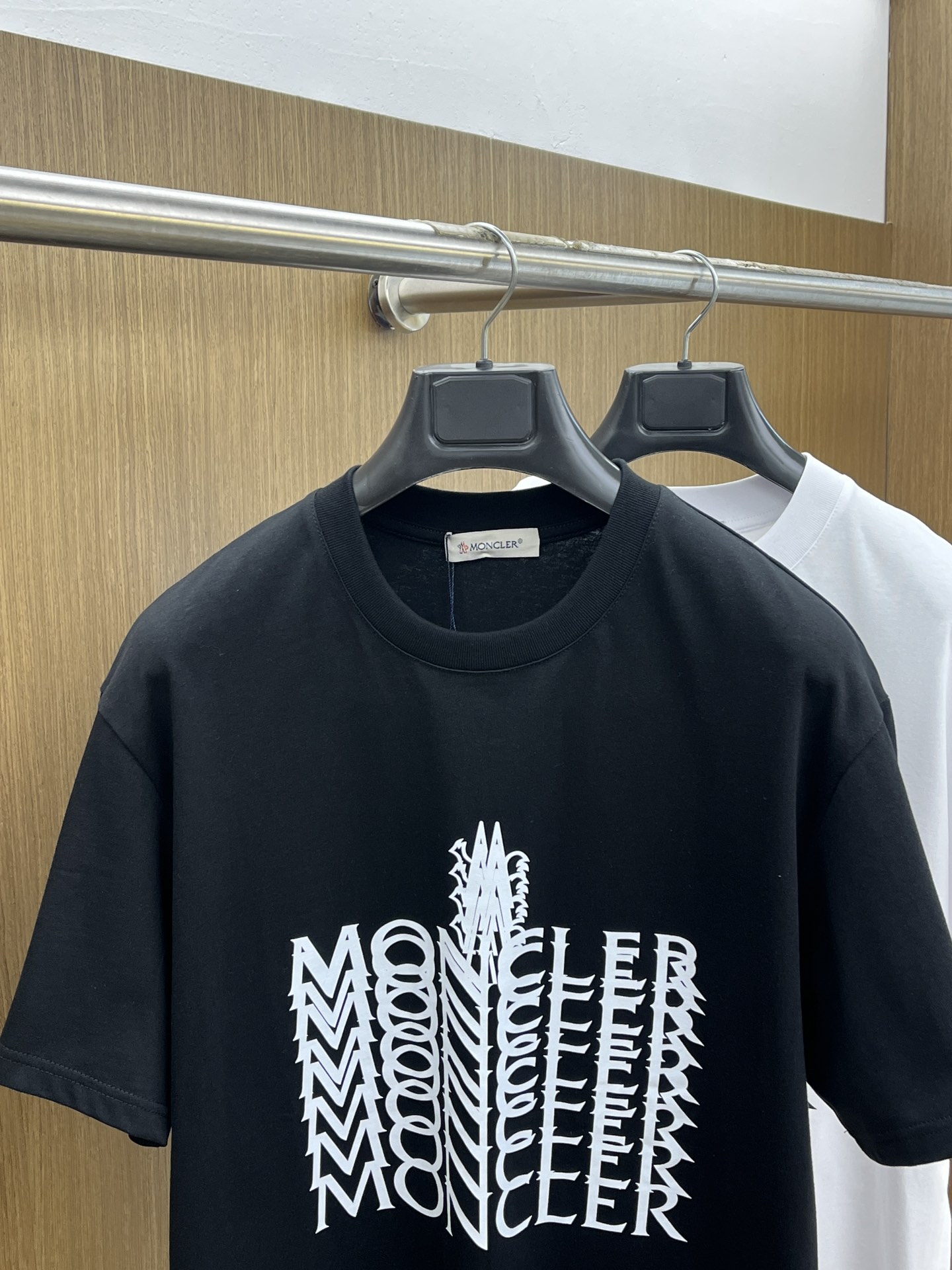 新品 Mon 🔥🔥春夏新款男女同款👫短袖圆领T恤，极具个性高级风，标志logo印花工艺设计！定制纯棉面料