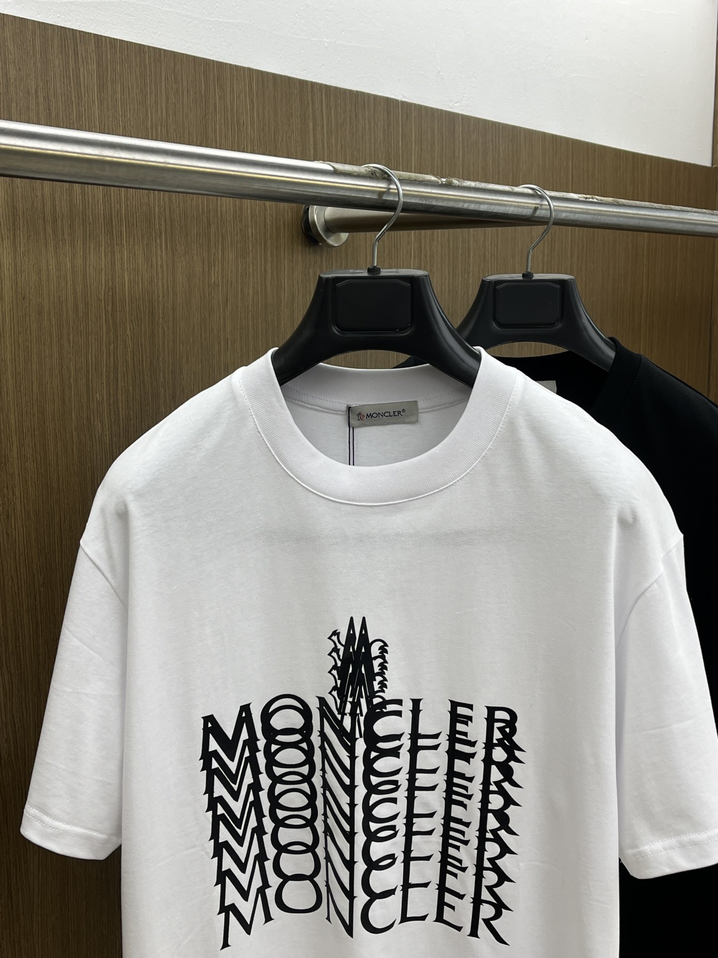 新品 Mon 🔥🔥春夏新款男女同款👫短袖圆领T恤，极具个性高级风，标志logo印花工艺设计！定制纯棉面料