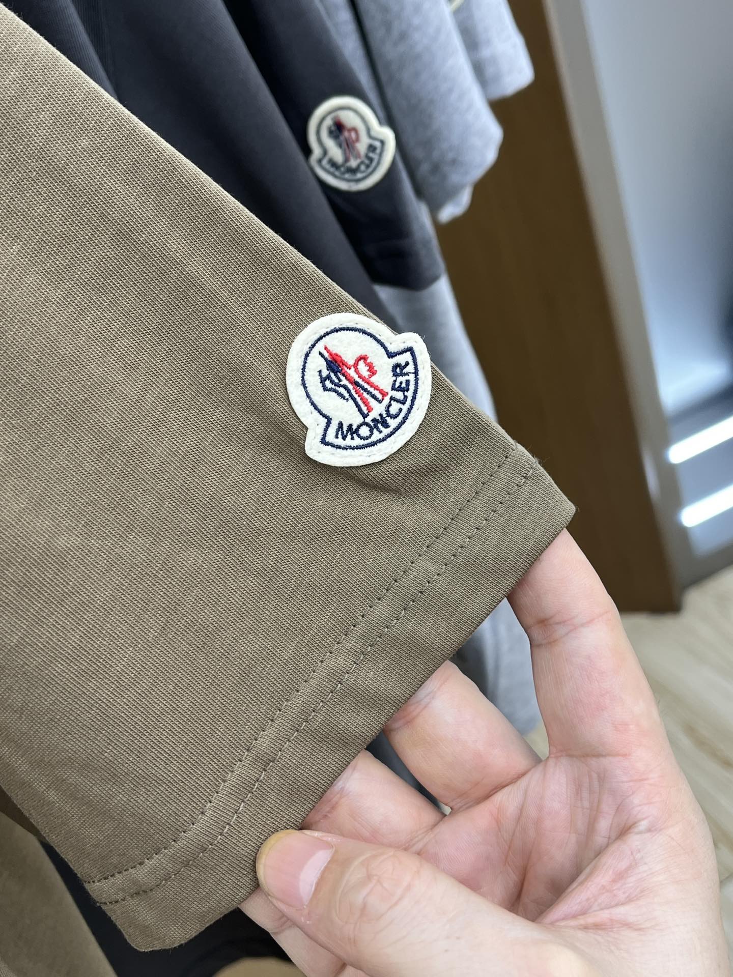 新品 Mon 🔥🔥春夏新款男女同款👫短袖圆领T恤，极具个性高级风，标志logo印花工艺设计！定制纯棉面料