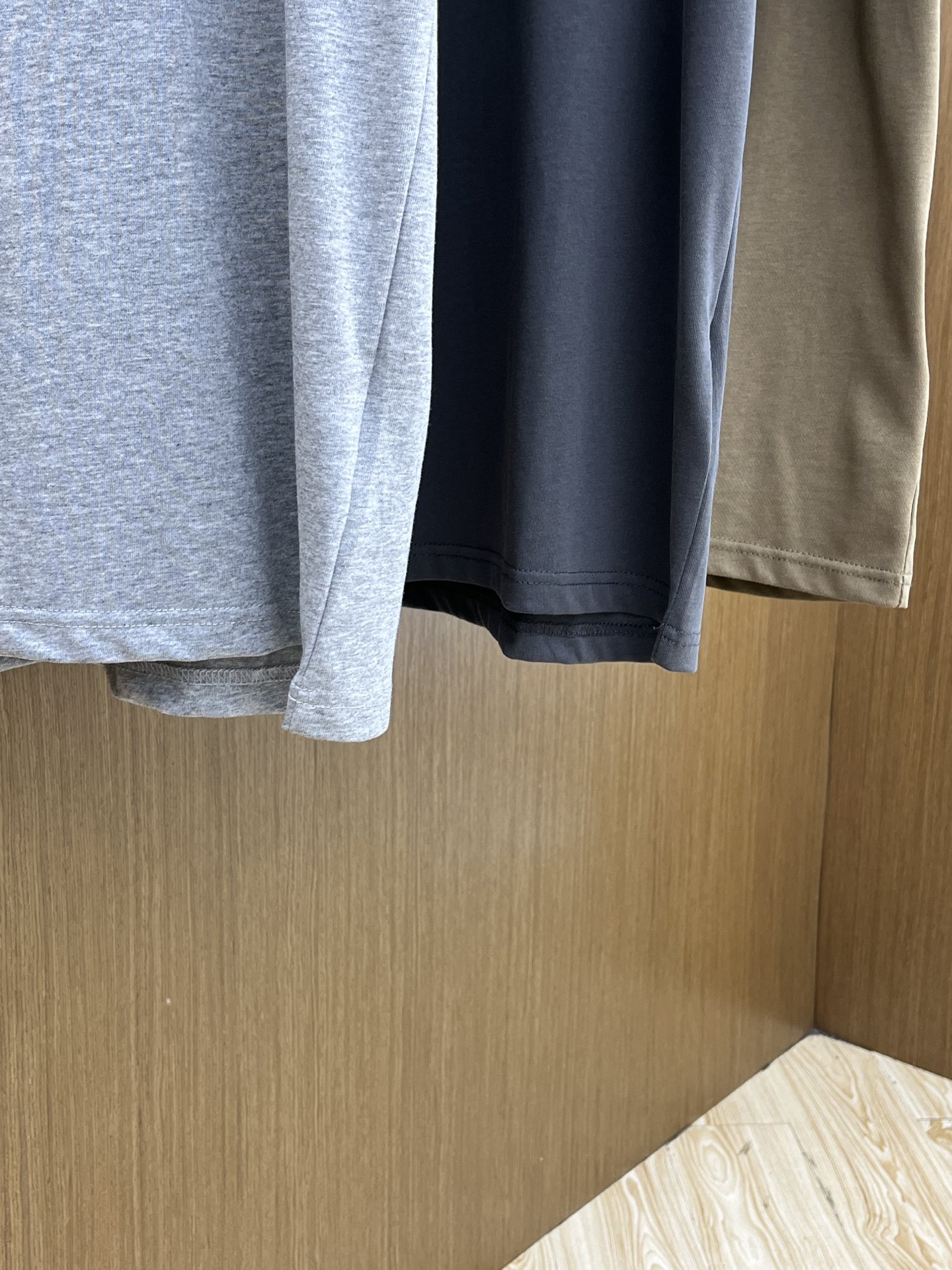 新品 Mon 🔥🔥春夏新款男女同款👫短袖圆领T恤，极具个性高级风，标志logo印花工艺设计！定制纯棉面料