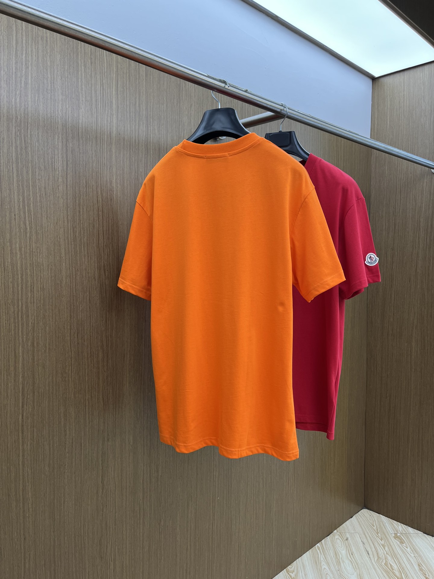 新品 Mon 🔥🔥春夏新款男女同款👫短袖圆领T恤，极具个性高级风，标志logo印花工艺设计！定制纯棉面料