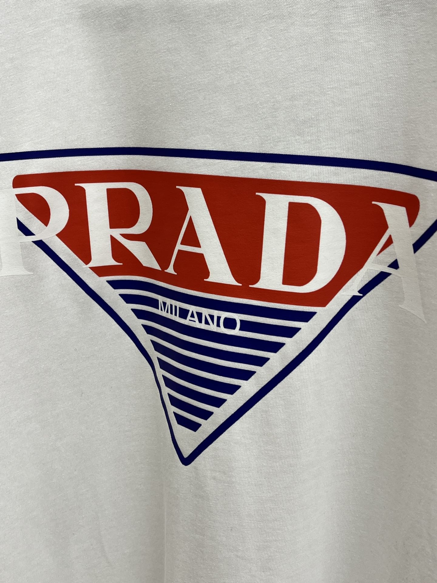 新品 PD 🔥🔥春夏新款男女同款👫短袖圆领T恤，极具个性高级风，标志logo印花工艺设计！定制纯棉面料！