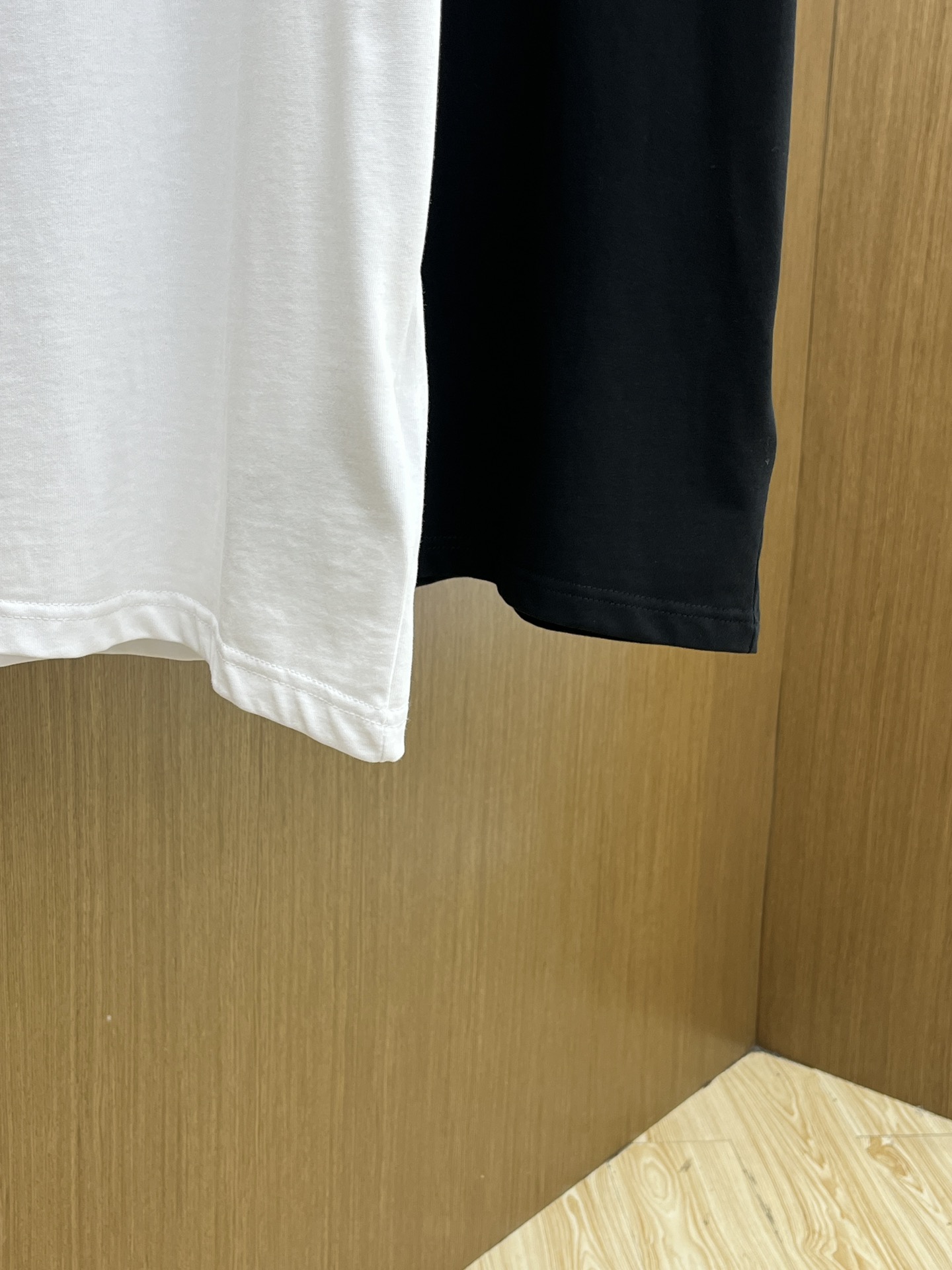 新品 PD 🔥🔥春夏新款男女同款👫短袖圆领T恤，极具个性高级风，标志logo印花工艺设计！定制纯棉面料！