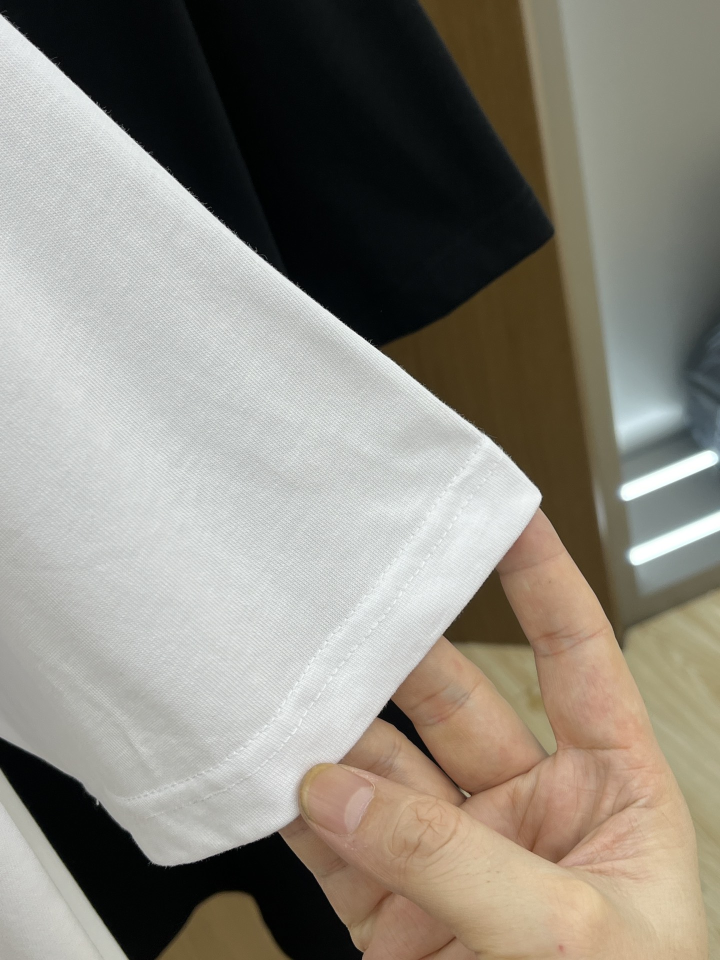 新品 PD 🔥🔥春夏新款男女同款👫短袖圆领T恤，极具个性高级风，标志logo印花工艺设计！定制纯棉面料！