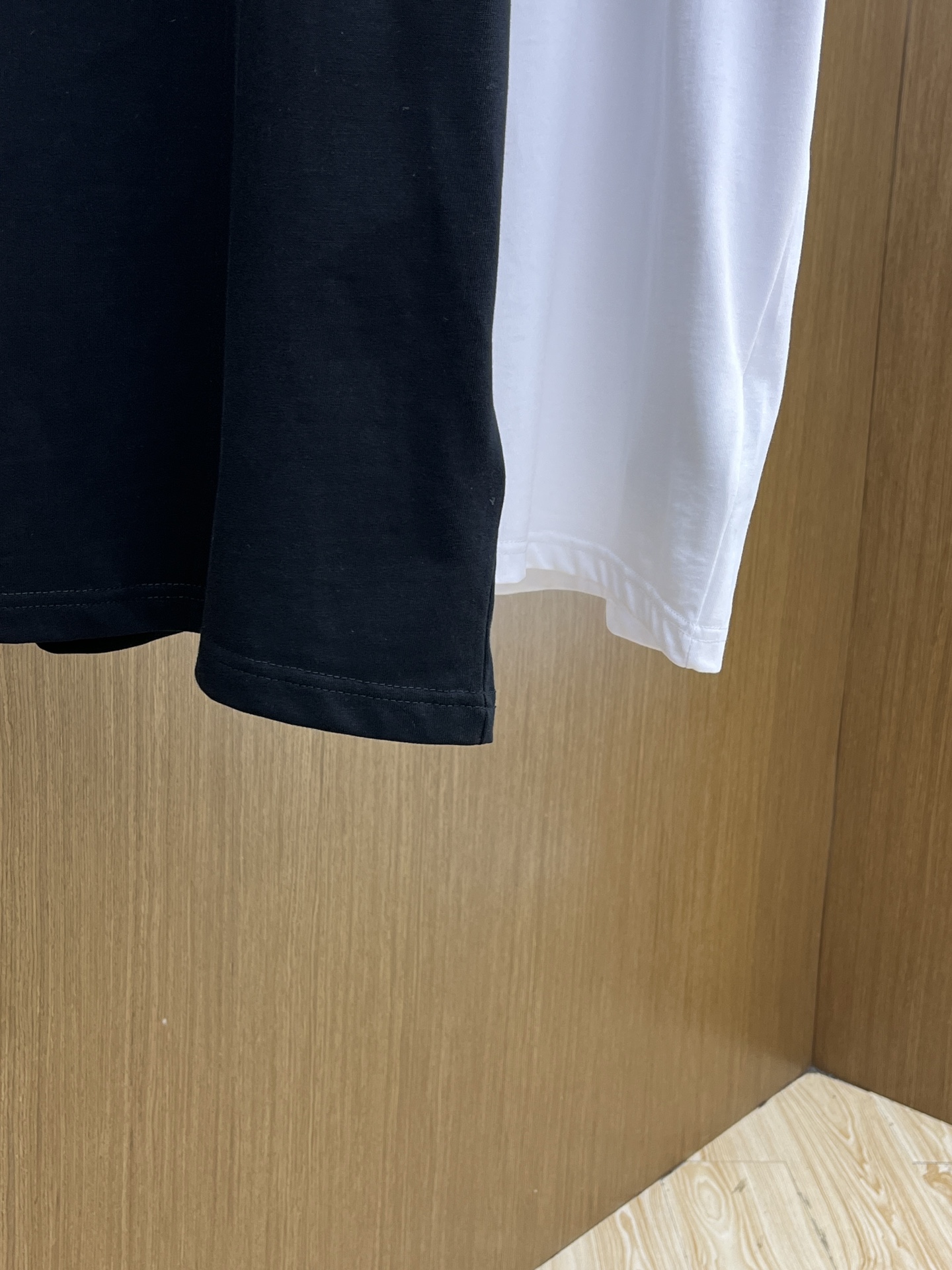 新品 PD 🔥🔥春夏新款男女同款👫短袖圆领T恤，极具个性高级风，标志logo印花工艺设计！定制纯棉面料！