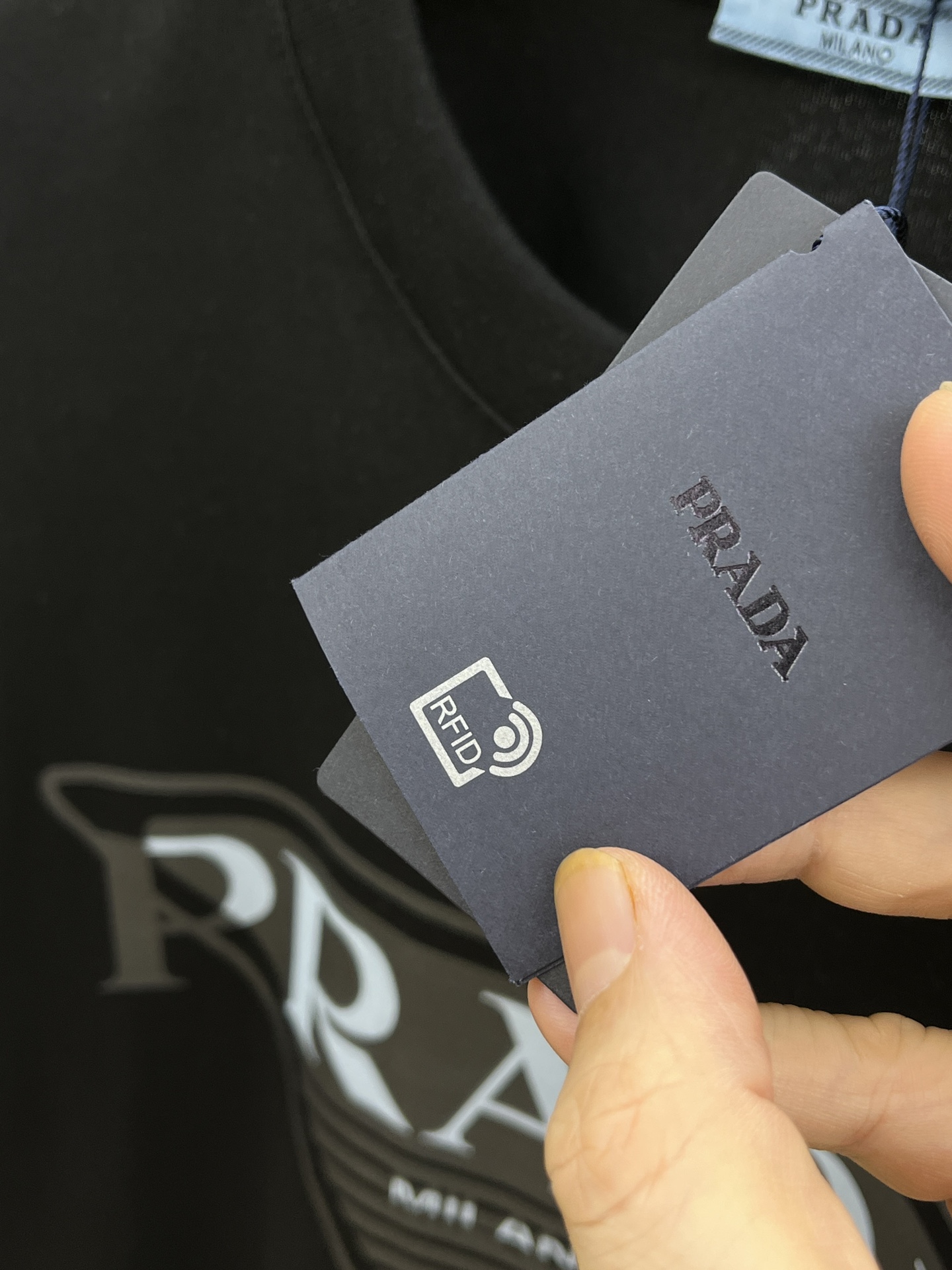 新品 PD 🔥🔥春夏新款男女同款👫短袖圆领T恤，极具个性高级风，标志logo印花工艺设计！定制纯棉面料！