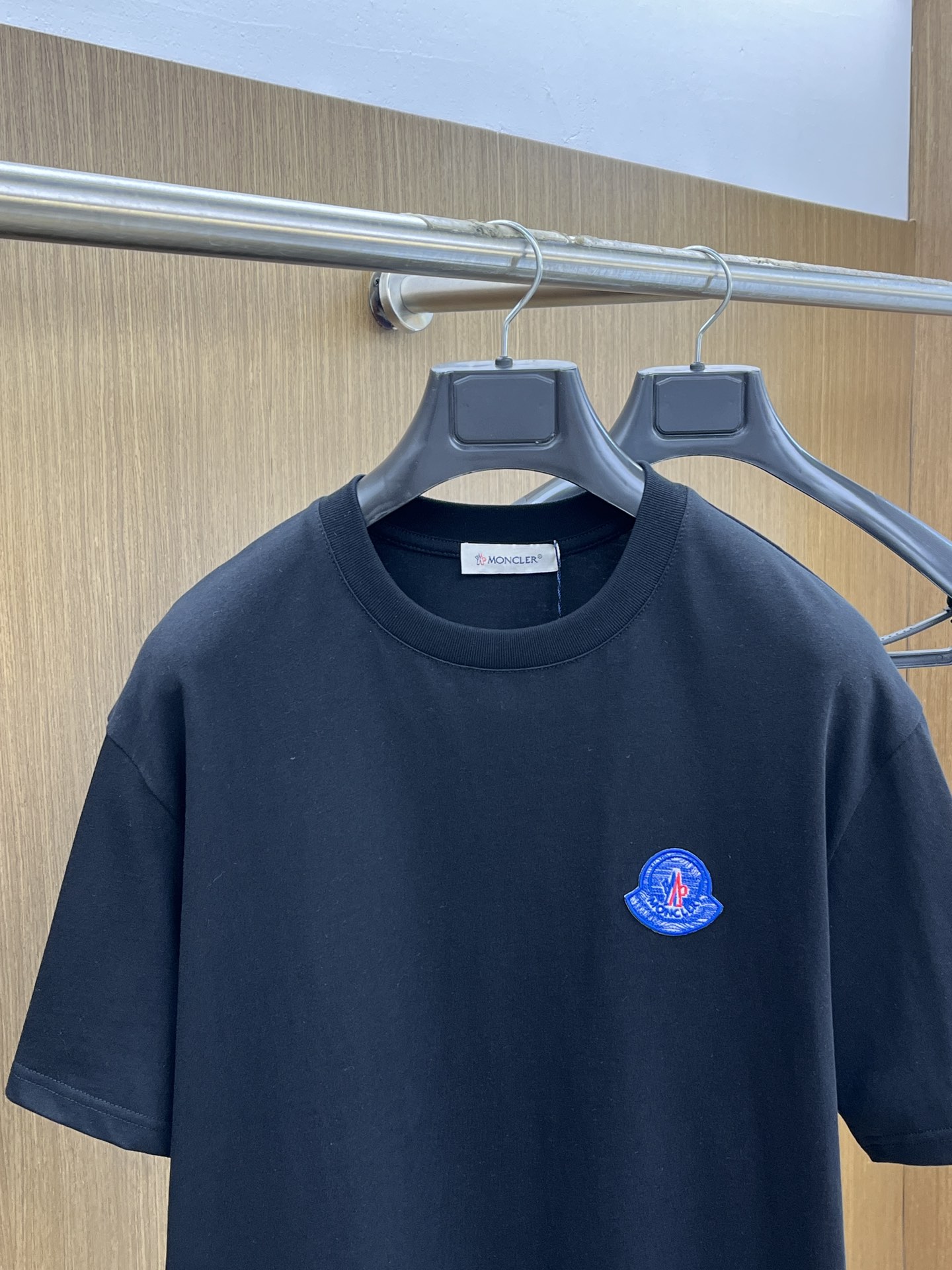 新品 Mon 🔥🔥春夏新款男女同款👫短袖圆领T恤，极具个性高级风，标志logo印花工艺设计！定制纯棉面料