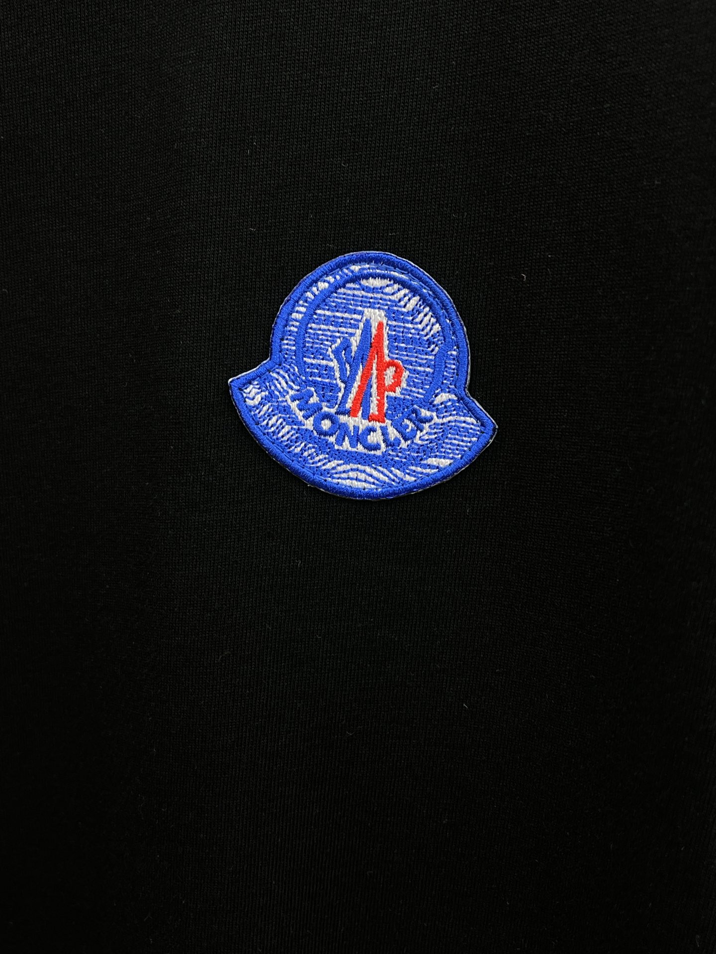 新品 Mon 🔥🔥春夏新款男女同款👫短袖圆领T恤，极具个性高级风，标志logo印花工艺设计！定制纯棉面料