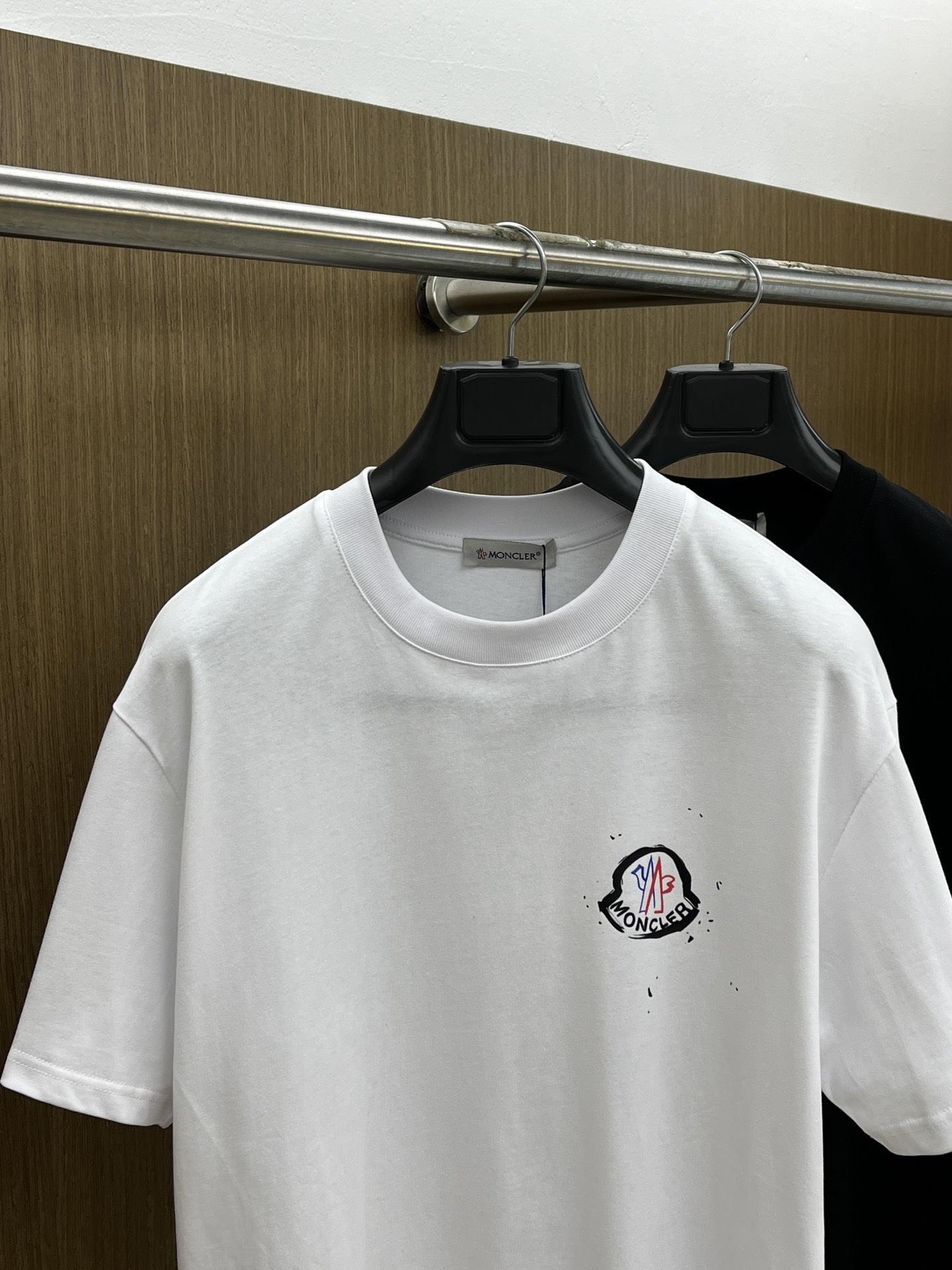 新品 Mon 🔥🔥春夏新款男女同款👫短袖圆领T恤，极具个性高级风，标志logo印花工艺设计！定制纯棉面料