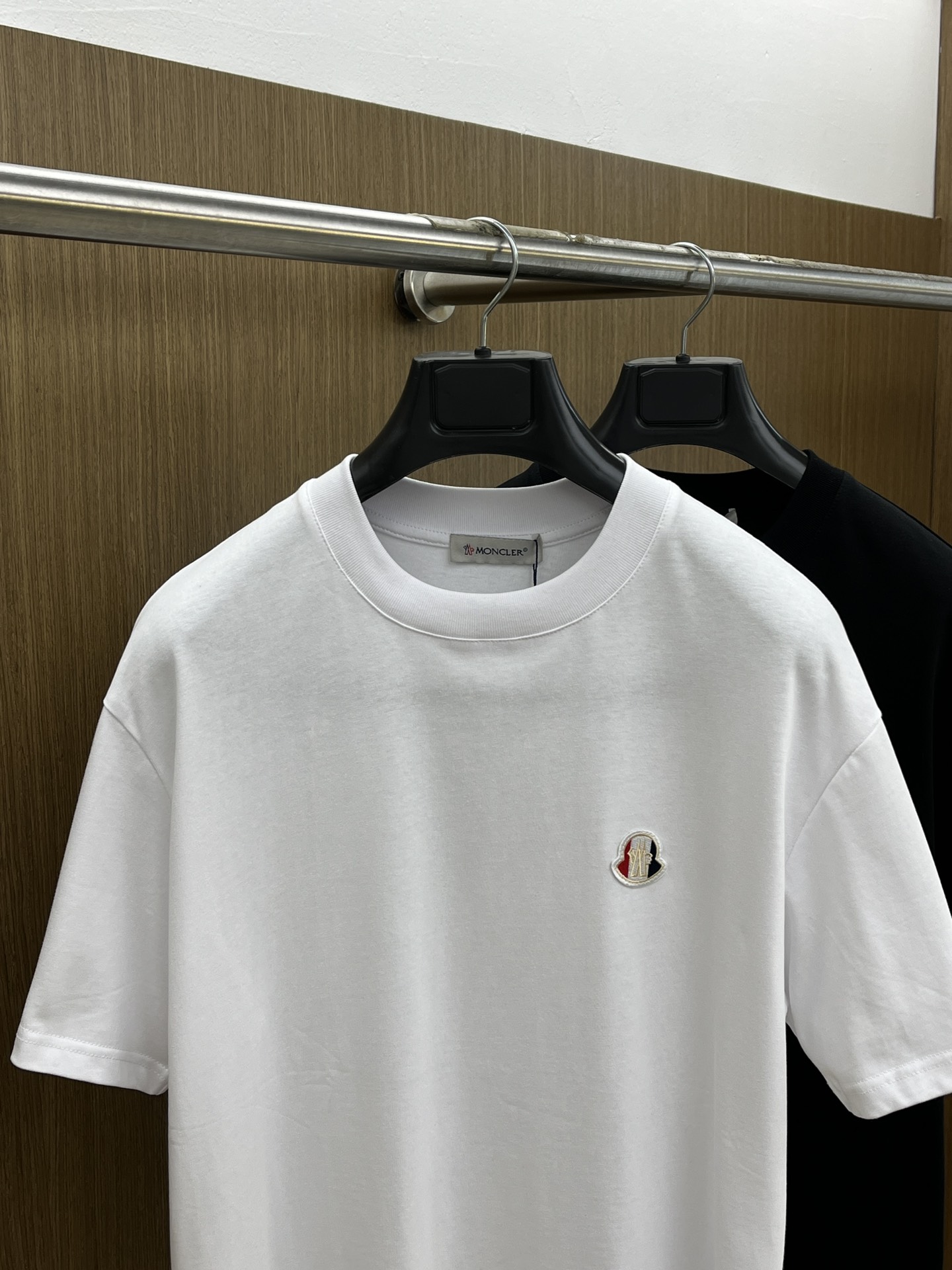 新品 Mon 🔥🔥春夏新款男女同款👫短袖圆领T恤，极具个性高级风，标志logo印花工艺设计！定制纯棉面料